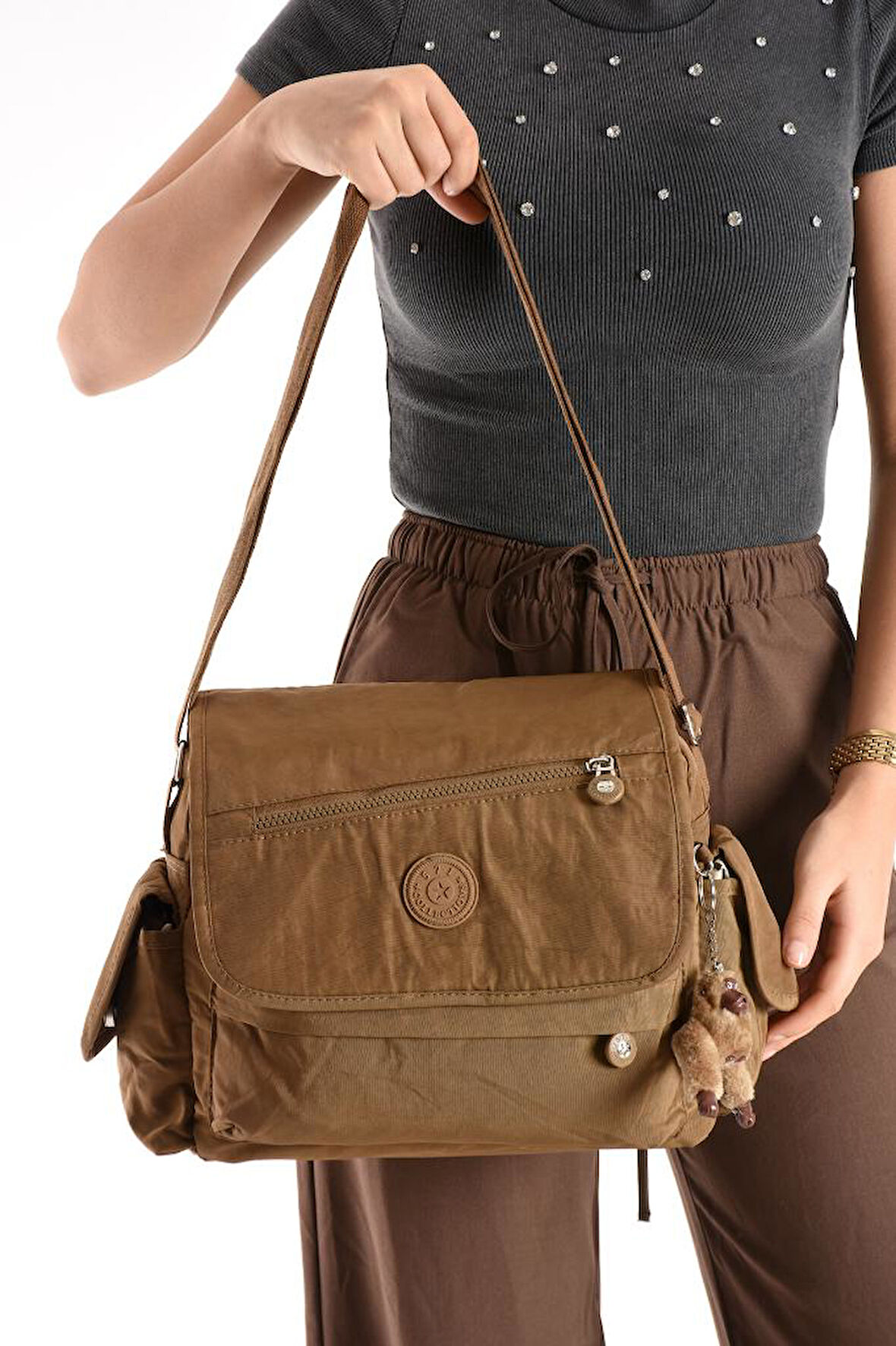 Postacı Okul Çantası Çapraz Askılı Büyük Boy 33*27 Cm Askı Uzunluğu 130 Cm Çok Cepli Kapaklı Omuz 