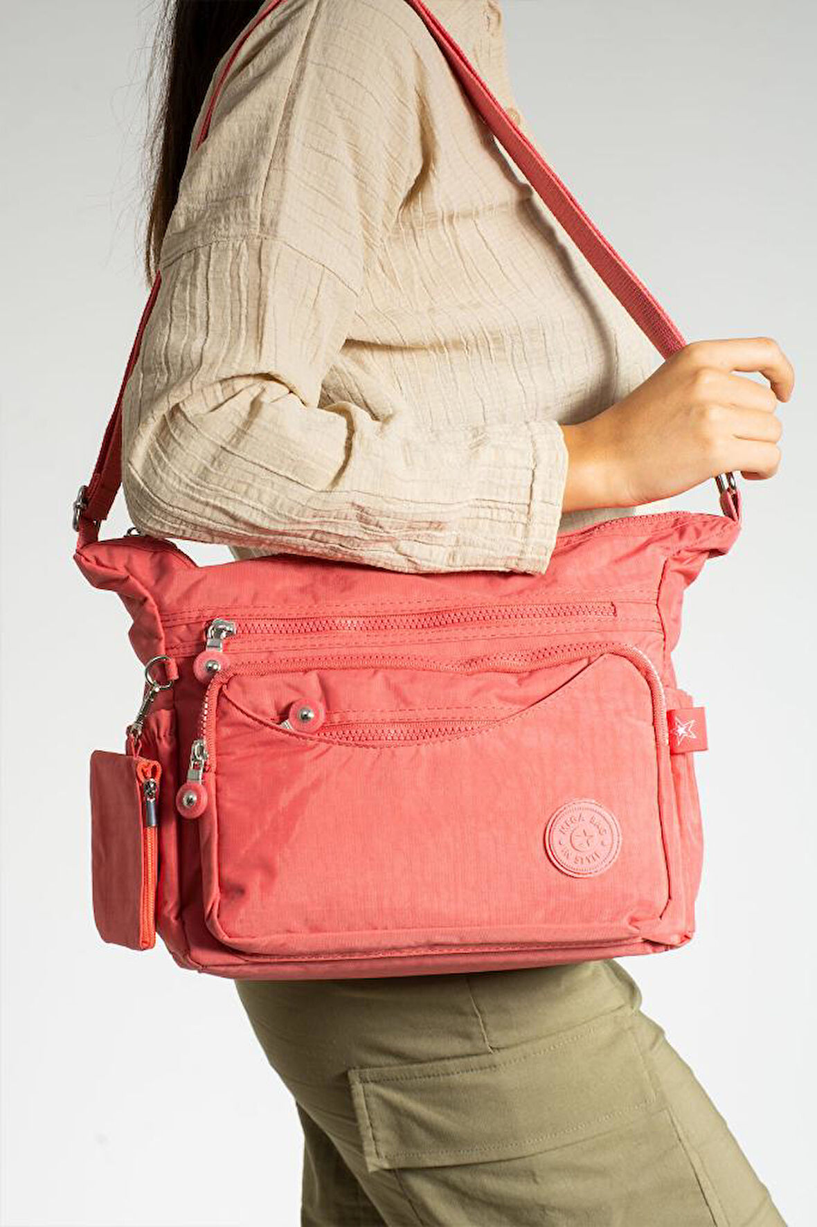 Klinkır Kadın Postacı Çanta Çok Cepli 30*20 Cm Su İtici Kumaş Kadın Çapraz Askılı Omuz Çantası