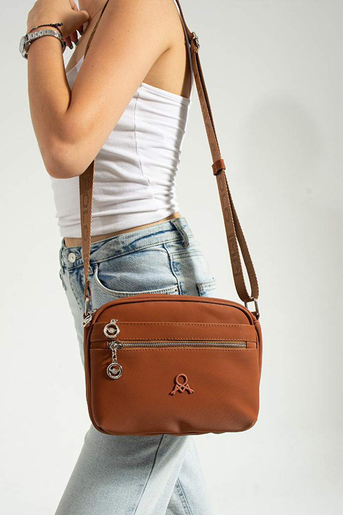 Kadın Postacı Çanta 23*18 Cm Çapraz Askılı Omuz Çantası Mega Bag Günlük Kullanıma Uygun