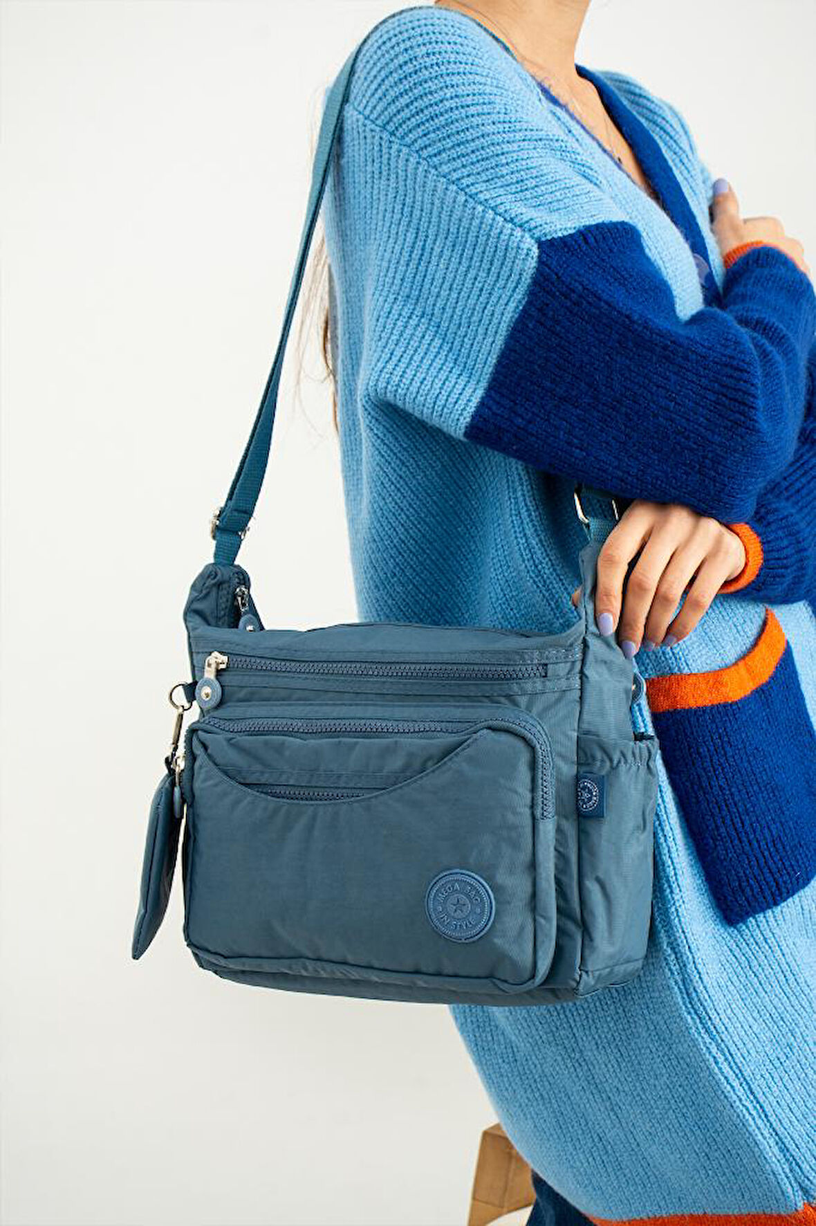 Klinkır Kadın Postacı Çanta Çok Cepli 30*20 Cm Su İtici Kumaş Kadın Çapraz Askılı Omuz Çantası