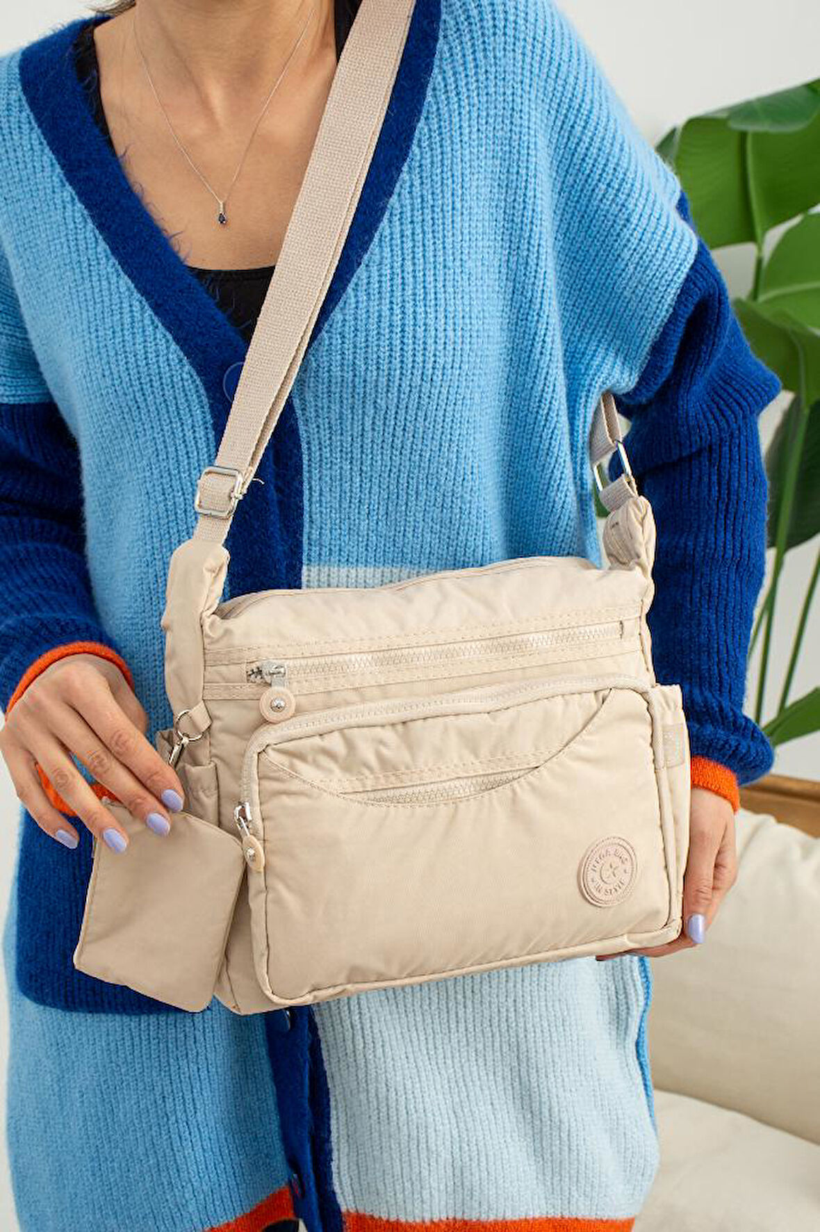 Klinkır Kadın Postacı Çanta Çok Cepli 30*20 Cm Su İtici Kumaş Kadın Çapraz Askılı Omuz Çantası