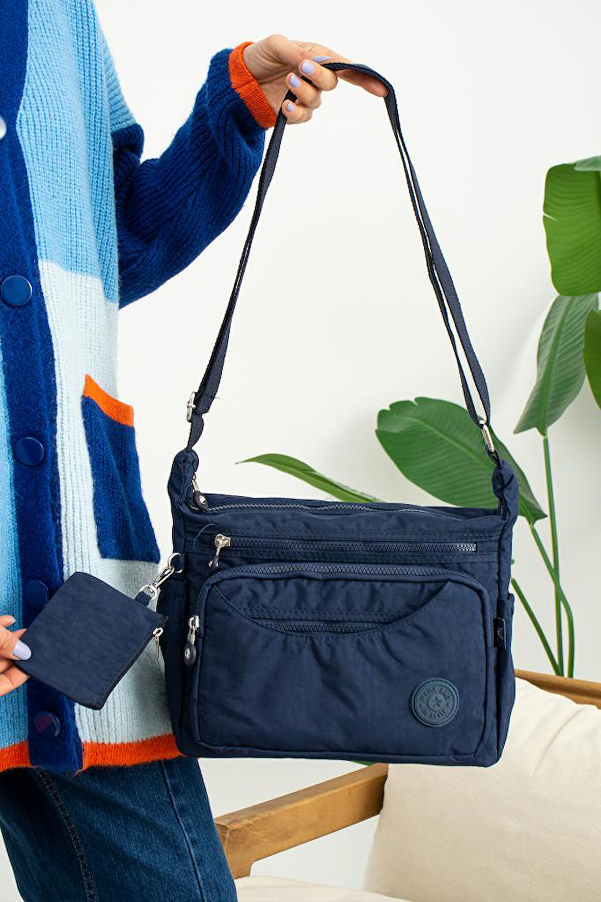 Klinkır Kadın Postacı Çanta Çok Cepli 30*20 Cm Su İtici Kumaş Kadın Çapraz Askılı Omuz Çantası