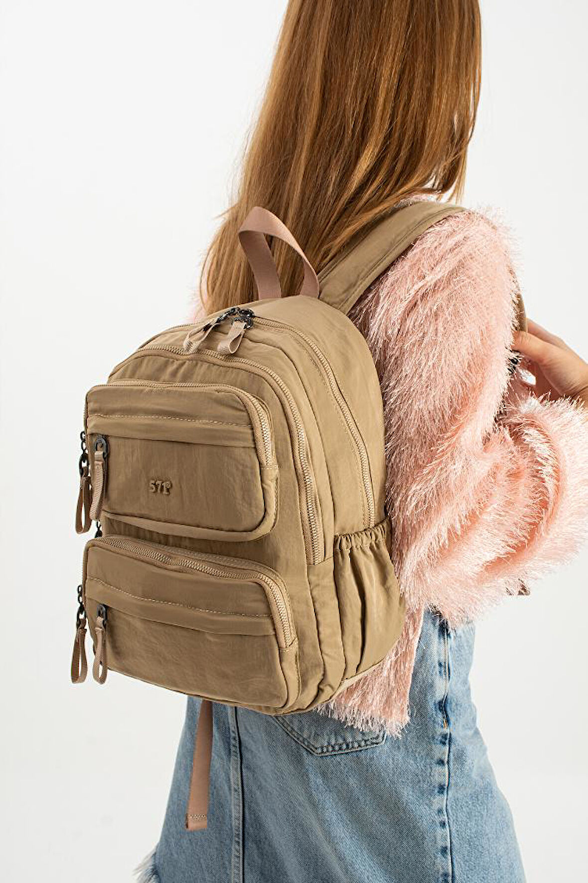 Kadın Sırt Çantası Ultra Hafif Poliamid Kumaş Su Geçirmez Çok Cepli Günlük Sırt Çantası 35*25 Cm 