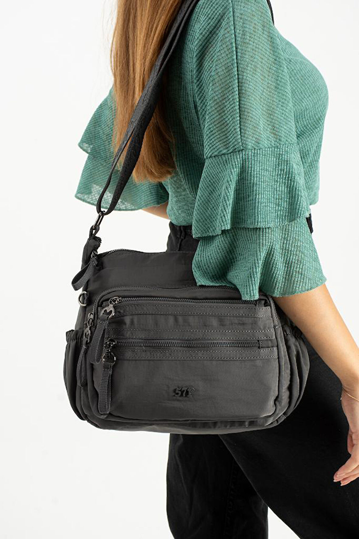 Kadın Postacı Çanta 26*21 Cm Hafif Poliamid Su İtici Yumuşak Kumaş Çapraz Askılı Omuz Çantası