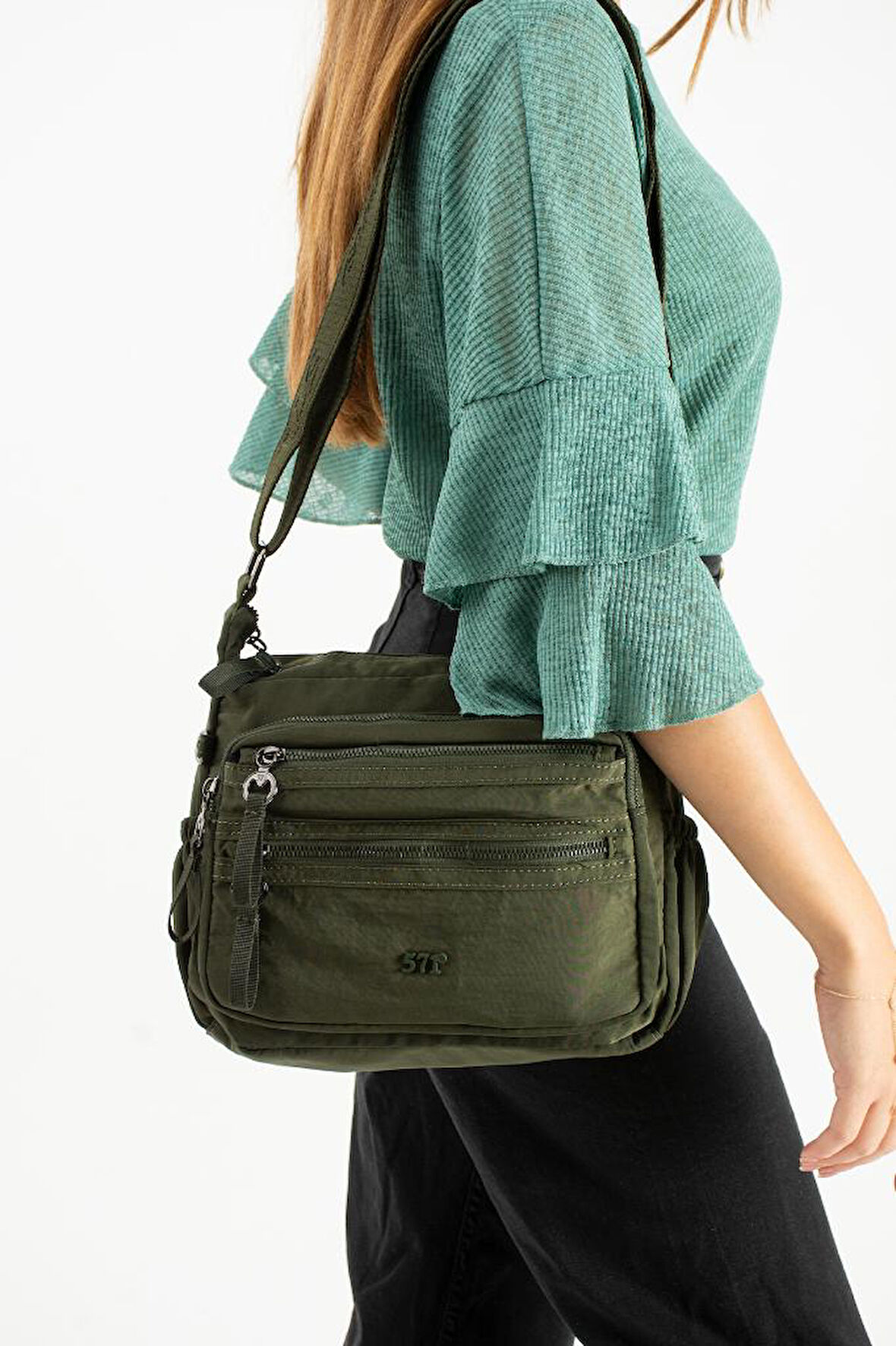 Kadın Postacı Çanta 26*21 Cm Hafif Poliamid Su İtici Yumuşak Kumaş Çapraz Askılı Omuz Çantası