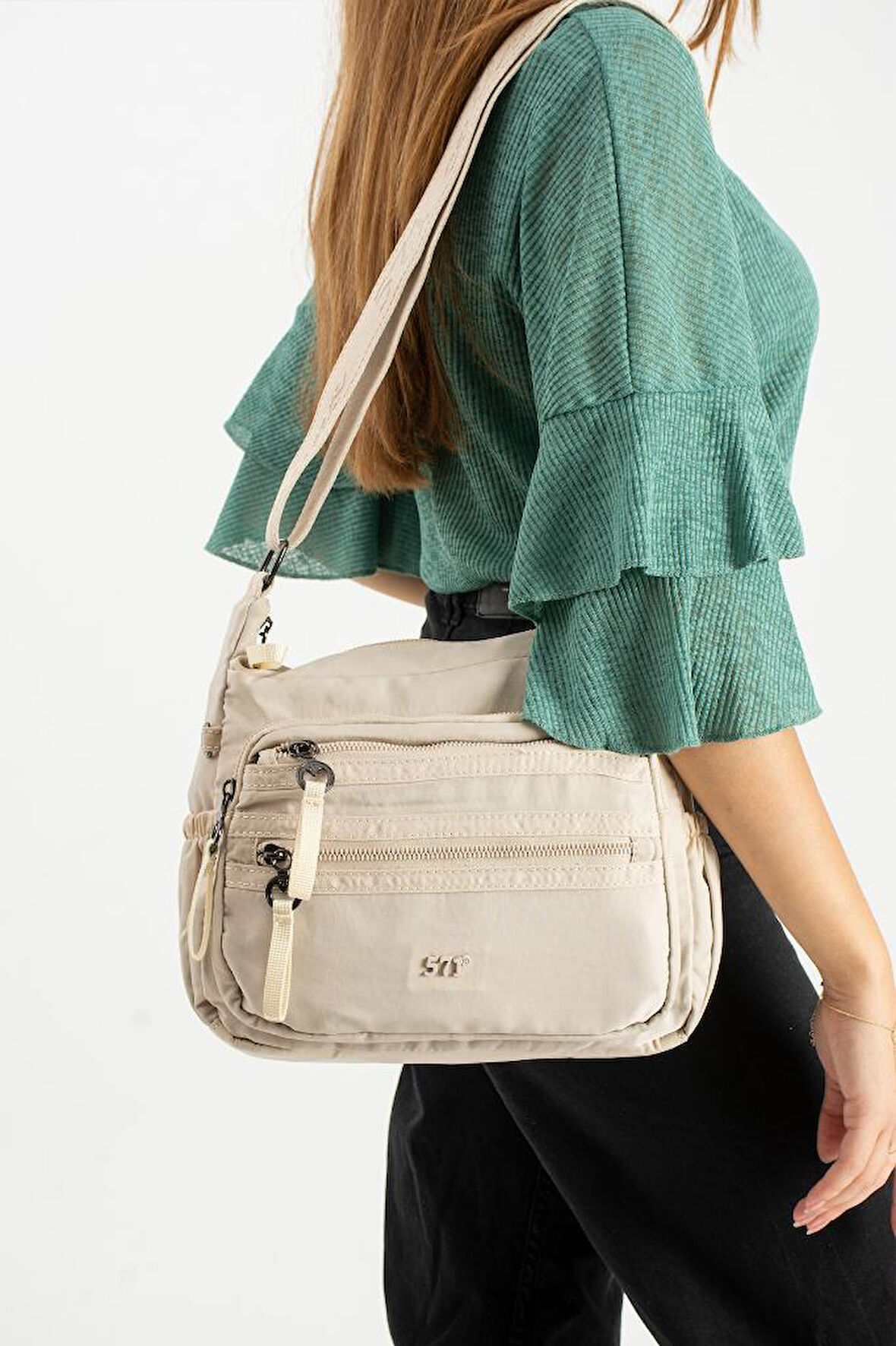 Kadın Postacı Çanta 26*21 Cm Hafif Poliamid Su İtici Yumuşak Kumaş Çapraz Askılı Omuz Çantası