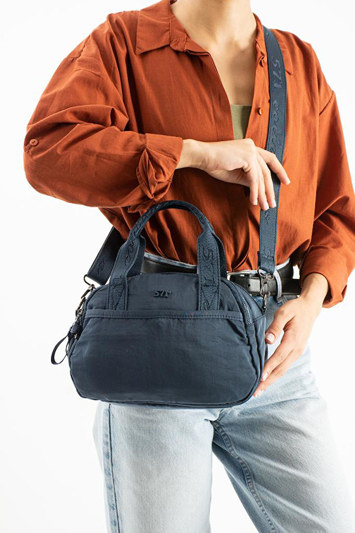 Kadın Omuz Çantası Elde Tutmalı Çapraz Askılı Postacı Kadın Çantası 20*27 Cm Astarlı Hafif Kumaş 