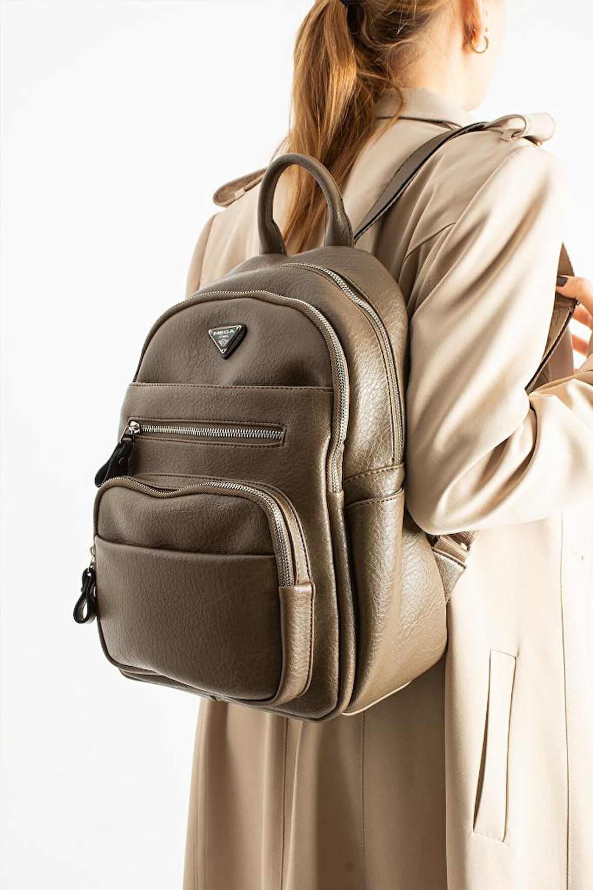 Vegan Deri Kadın Sırt Çantası 35*25 Cm Yağmur İtici Kumaş Mega Bag Günlük Kullanıma Uygun