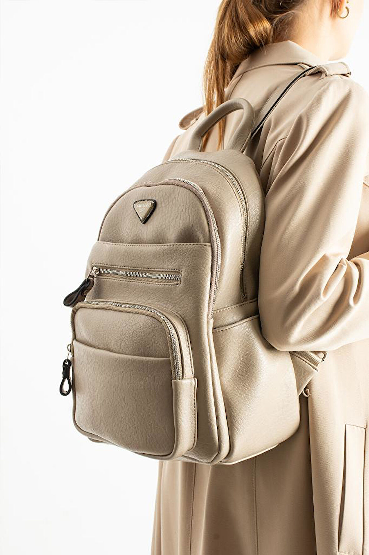 Vegan Deri Kadın Sırt Çantası 35*25 Cm Yağmur İtici Kumaş Mega Bag Günlük Kullanıma Uygun