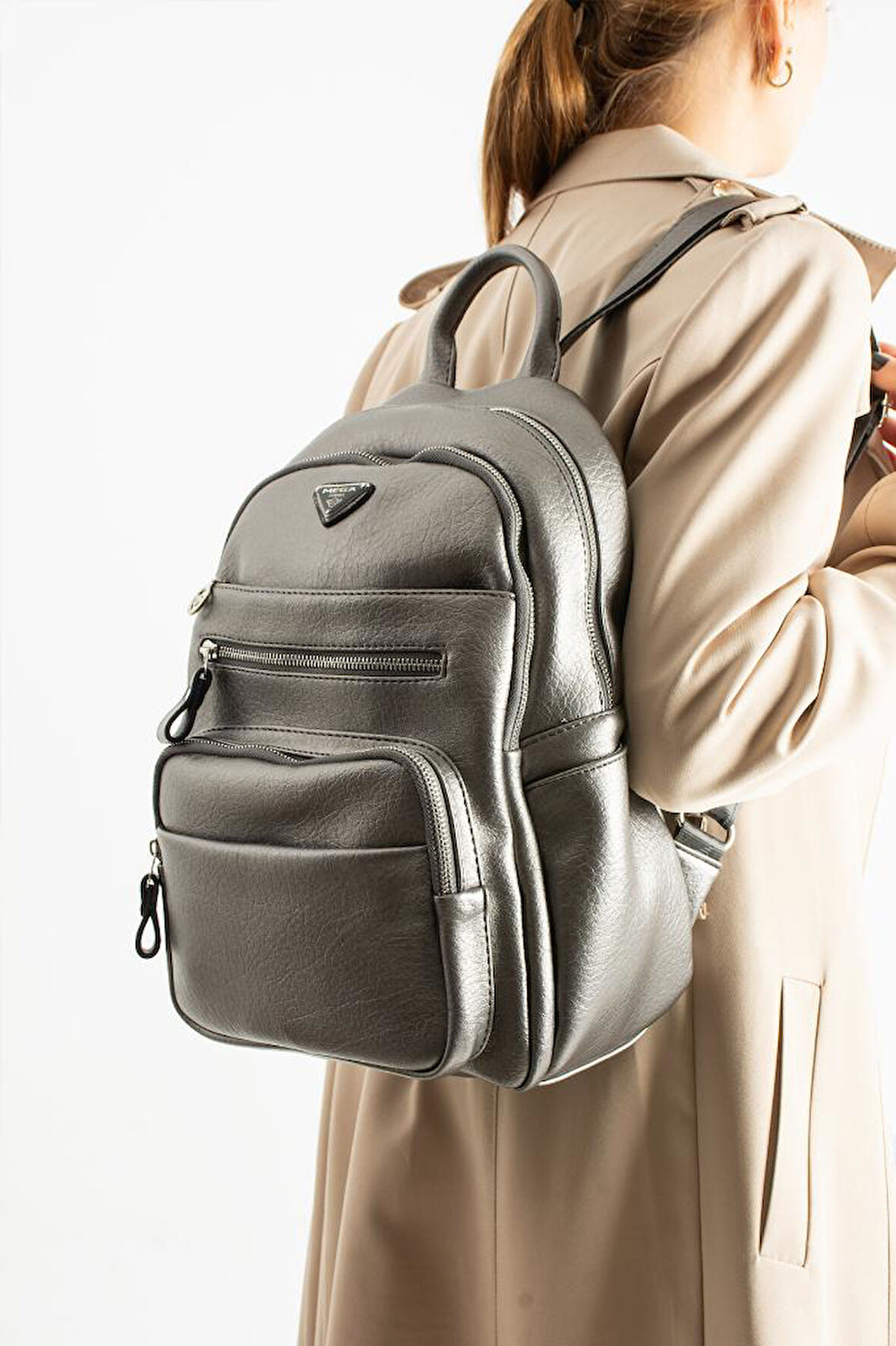 Vegan Deri Kadın Sırt Çantası 35*25 Cm Yağmur İtici Kumaş Mega Bag Günlük Kullanıma Uygun