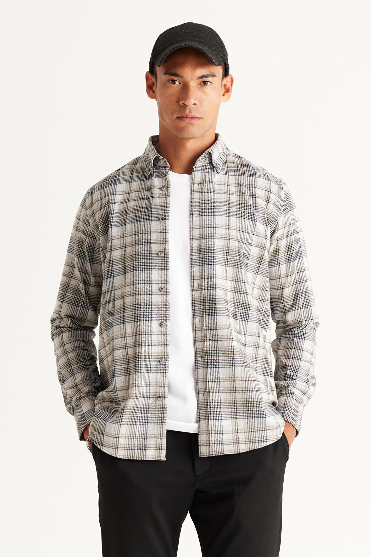 Erkek Gri-Beyaz Slim Fit Dar Kesim Düğmeli Yaka Pamuklu Ekose Desenli Flanel Oduncu Gömlek