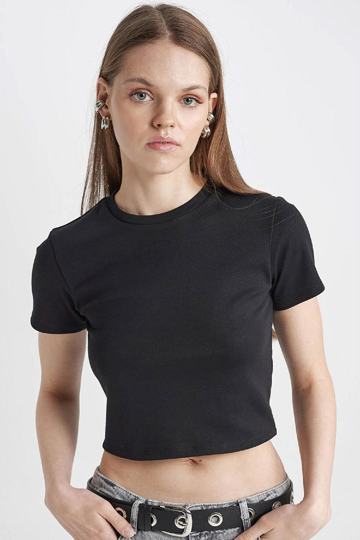 DeFacto Coool Fitted Ribana Basic Düz Kısa Kollu Tişört T9631AZ24SMBK81