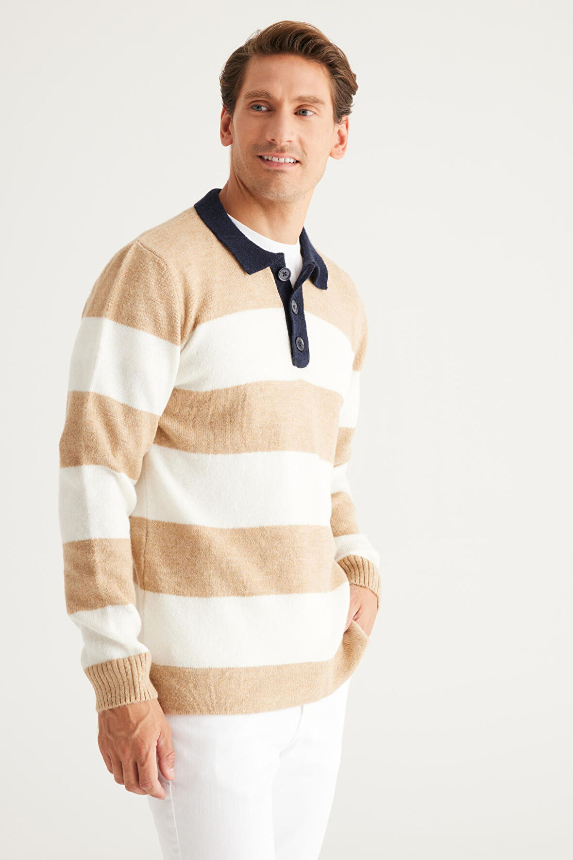 Erkek Sutlu Kahve-ekru Standart Fit Normal Kesim Polo Yaka Çizgili Triko Kazak