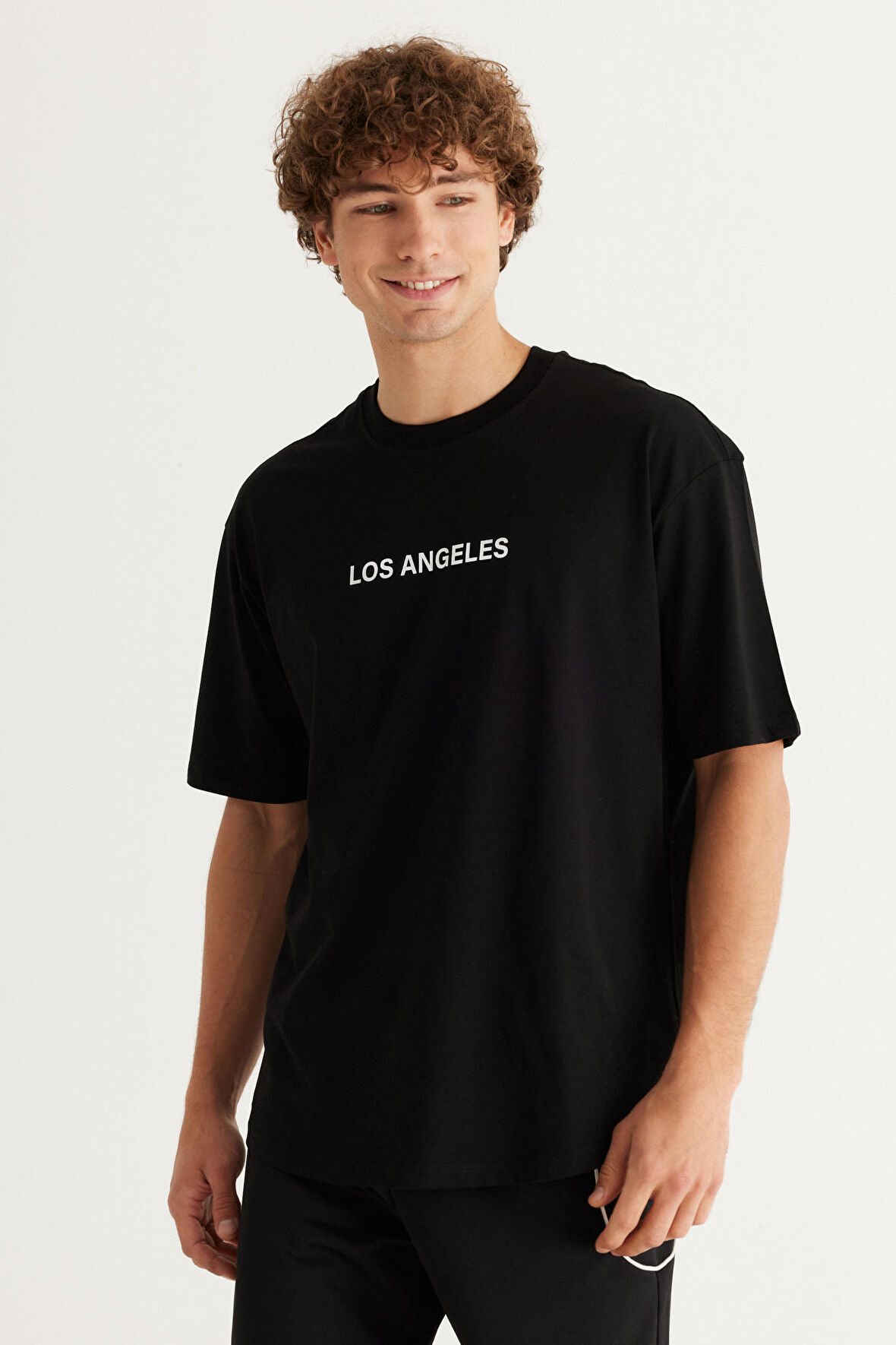 Erkek Siyah Long Fit %100 Pamuk Oval Kesim Bisiklet Yaka Los Angeles Baskılı Kısa Kollu Tişört