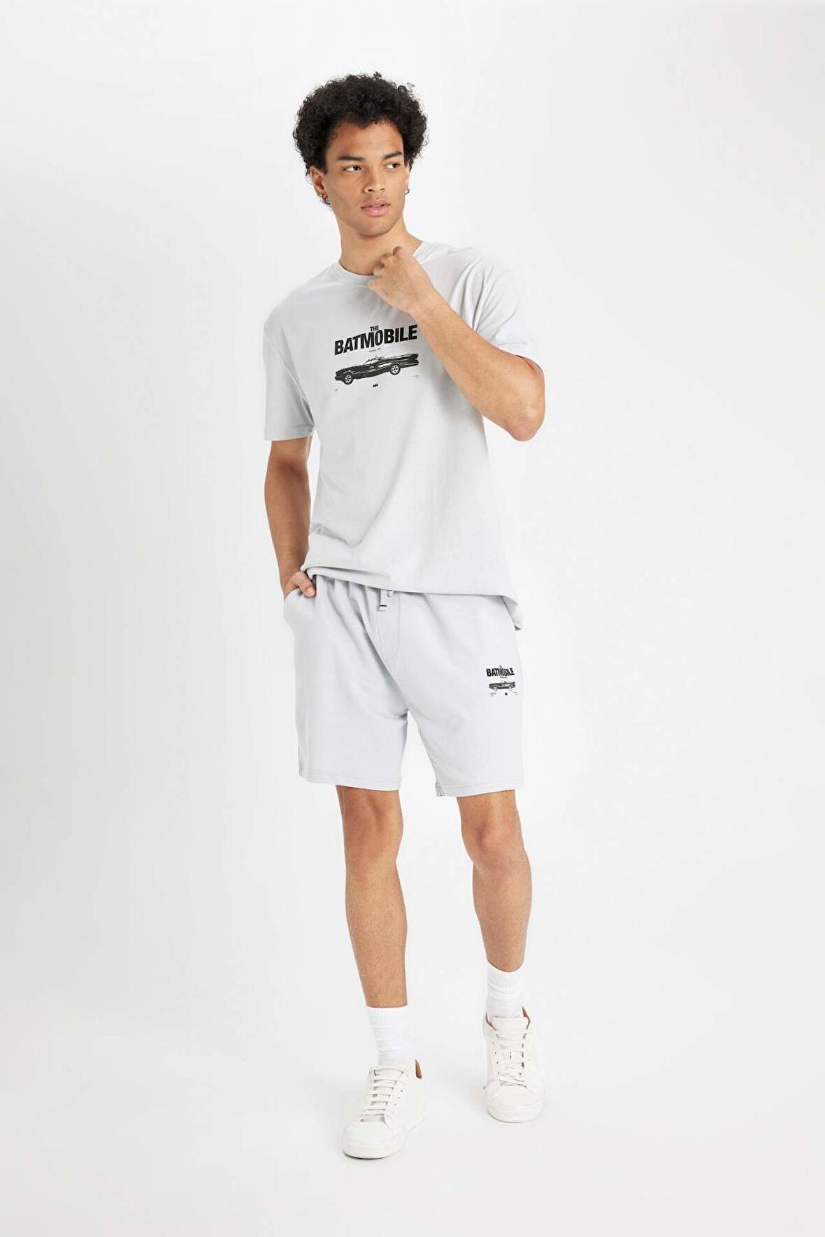 DeFacto Batman 85 Regular Fit Düz Paça Şort C5867AX24HSGR184