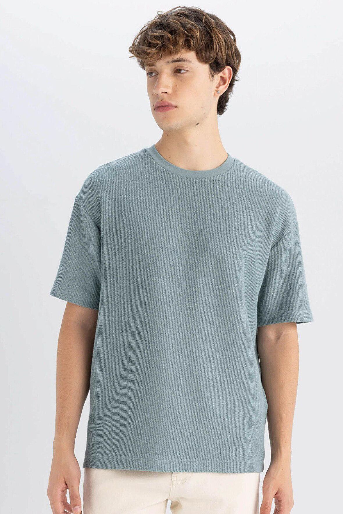 DeFacto Boxy Fit Bisiklet Yaka Kısa Kollu Tişört C8724AX24AUGN1175