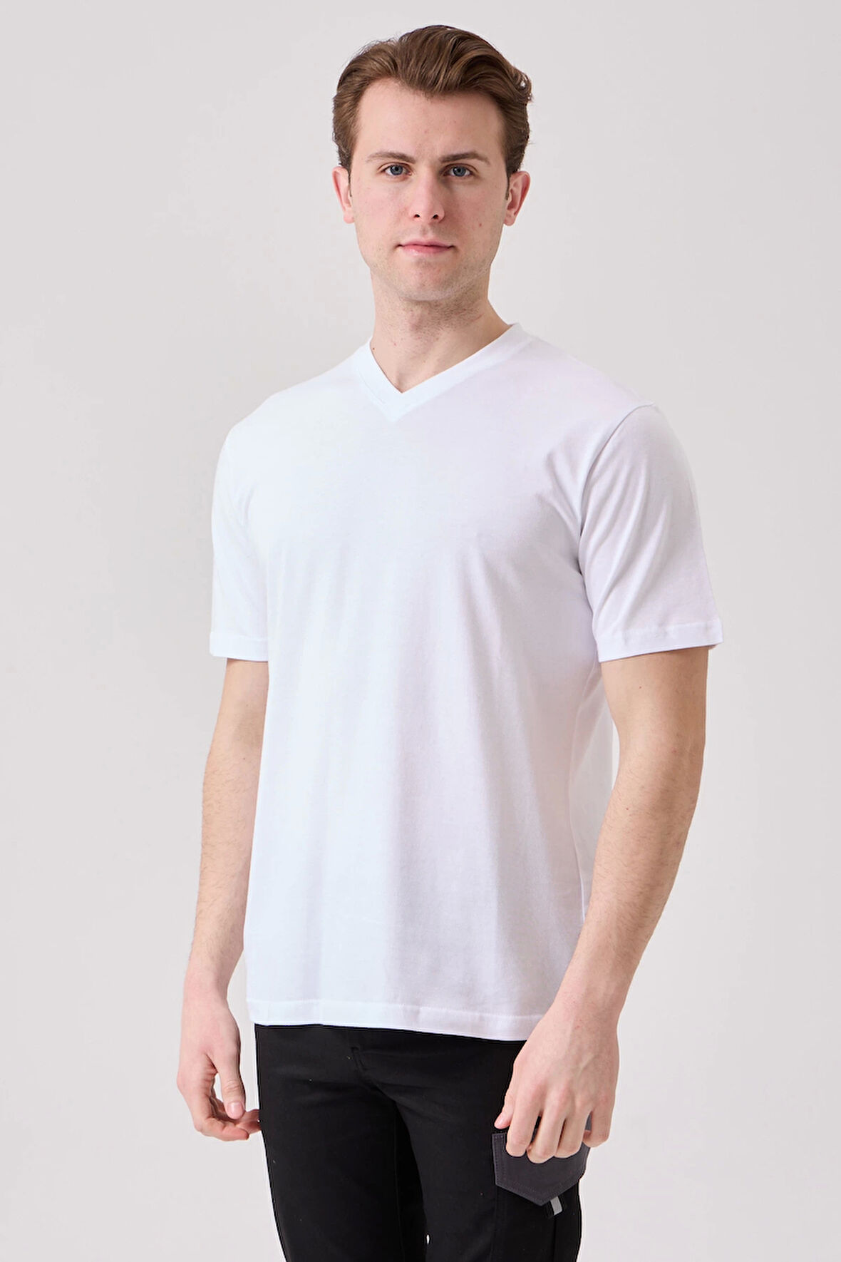 Galanthus V Yaka T-Shirt - Nefes Alabilir, Rahat ve Şık Tasarım