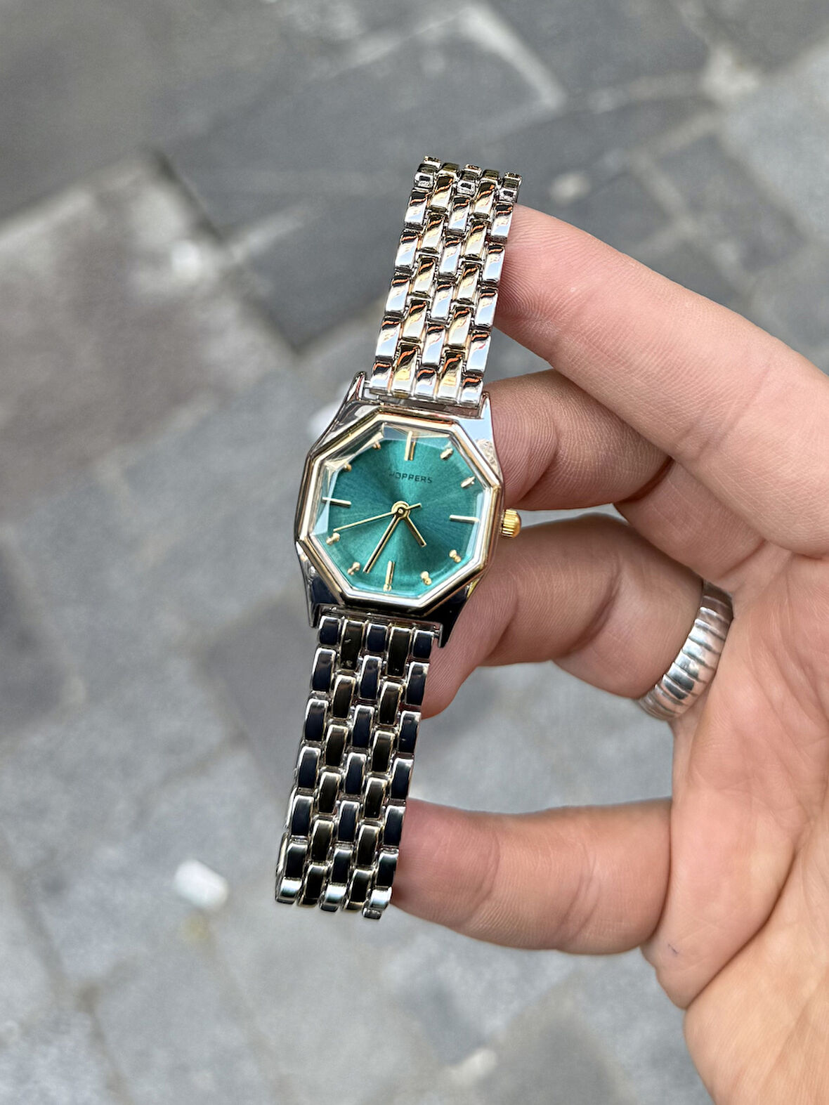 Choppers Altın Gümüş Renk Şık ve Parlak Zarif Tasarım Özel Günler İçin Mükemmel Kadın Kol Saati