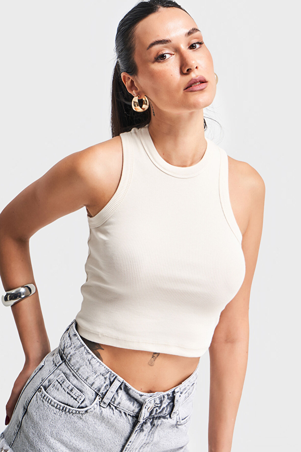 Kadın Bej Renk s5-101 Halter Yaka Esnek Kaşkorse Kumaş Crop Top Body