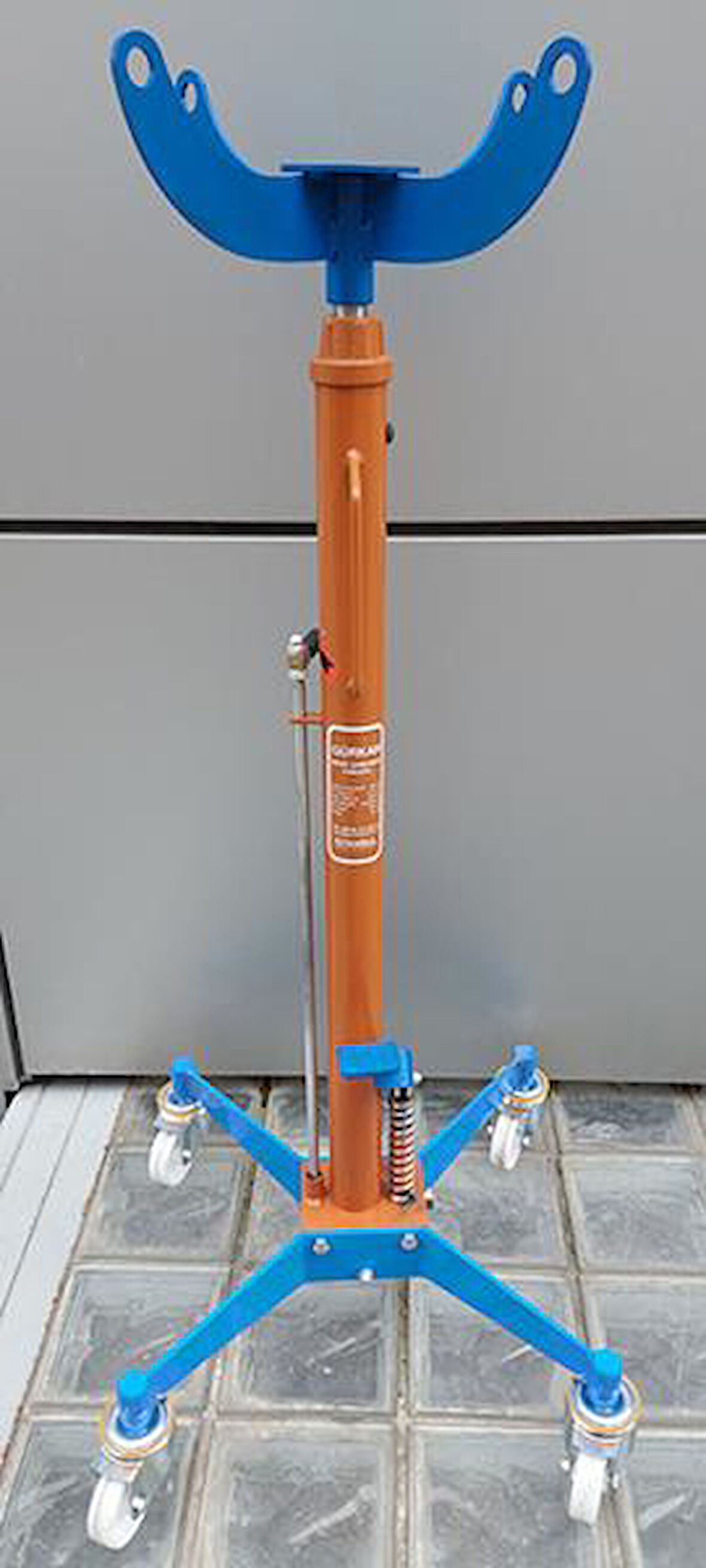 DİKEY ŞANZIMAN KRİKOSU 500KG TERS ÇEVRILEBILEN BAŞLIK ASGARI YÜKSEKLIĞI 1130MM MAKSIMIM YÜKSEKLIK 1960MMM TERS ÇEVRILEBILEN BAŞLIK ŞANZUMAN YAYLAR YAKIT DEPOI EGZOZ BORU MONTAJ VS.IŞLE HIRDAVAT HK7009