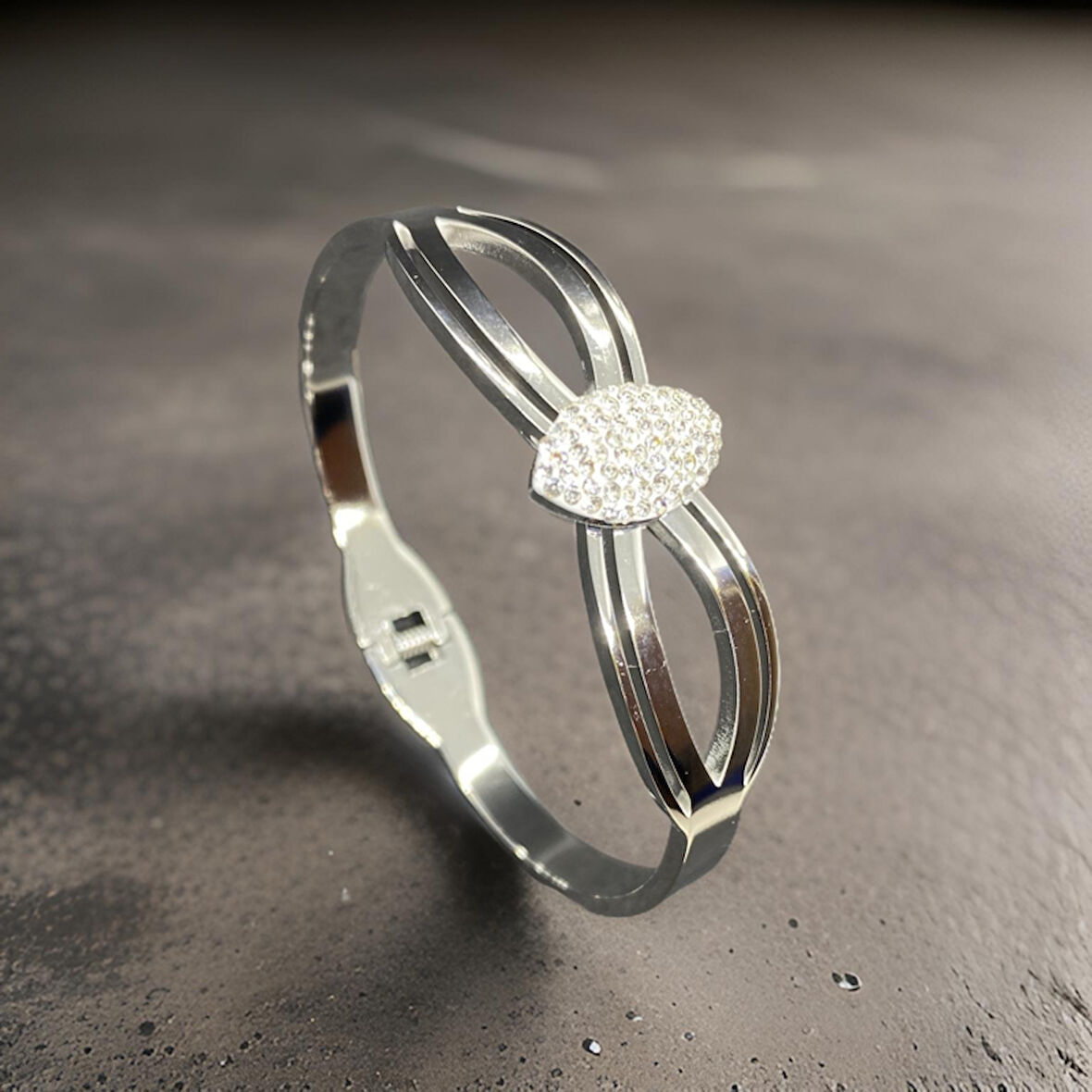 Gümüş Renk Minimal Tasarım ve Zirkon Taşlar 316L Süslenmiş Oval Motif Kadın Çelik Bileklik