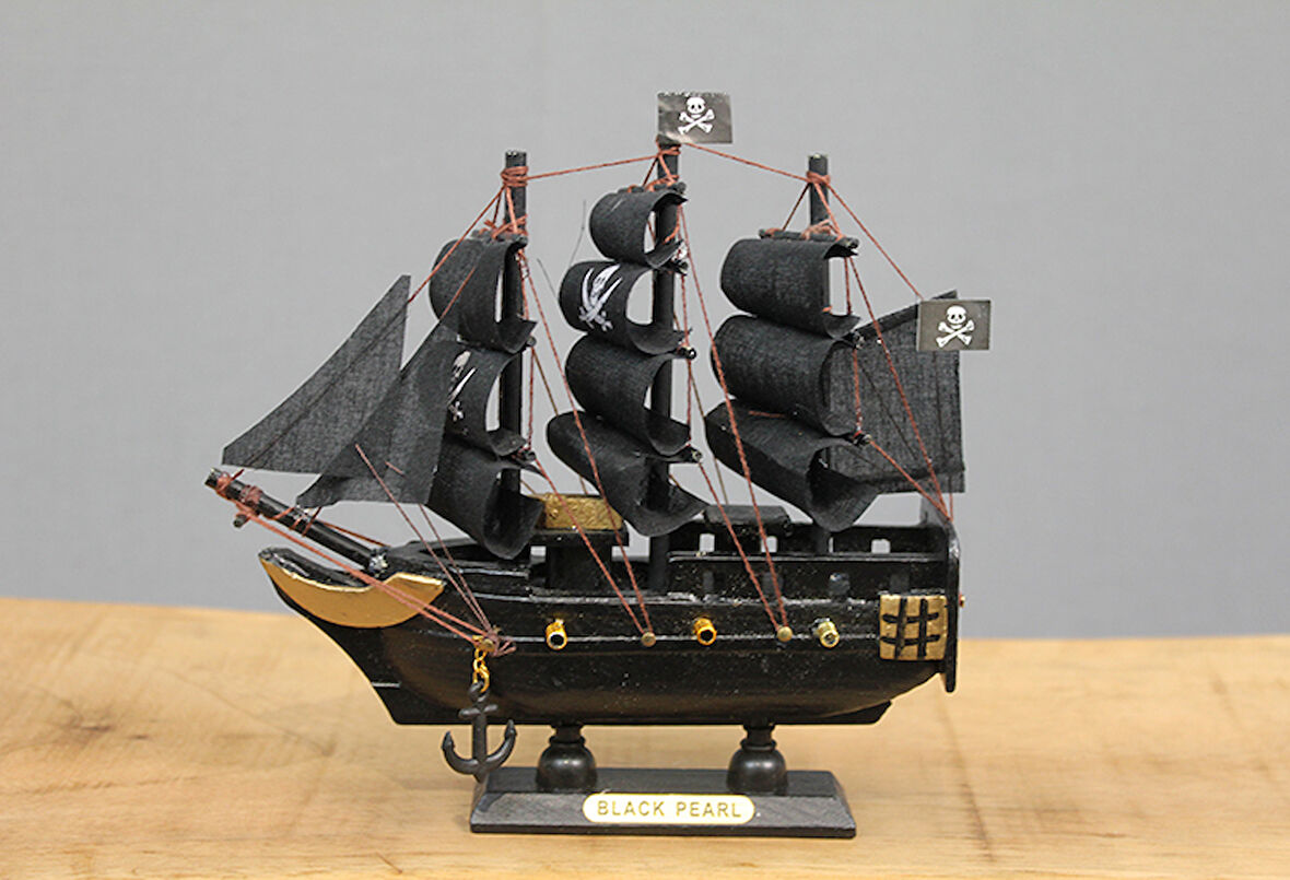 Ahşap Korsan Gemisi 15x15 cm 