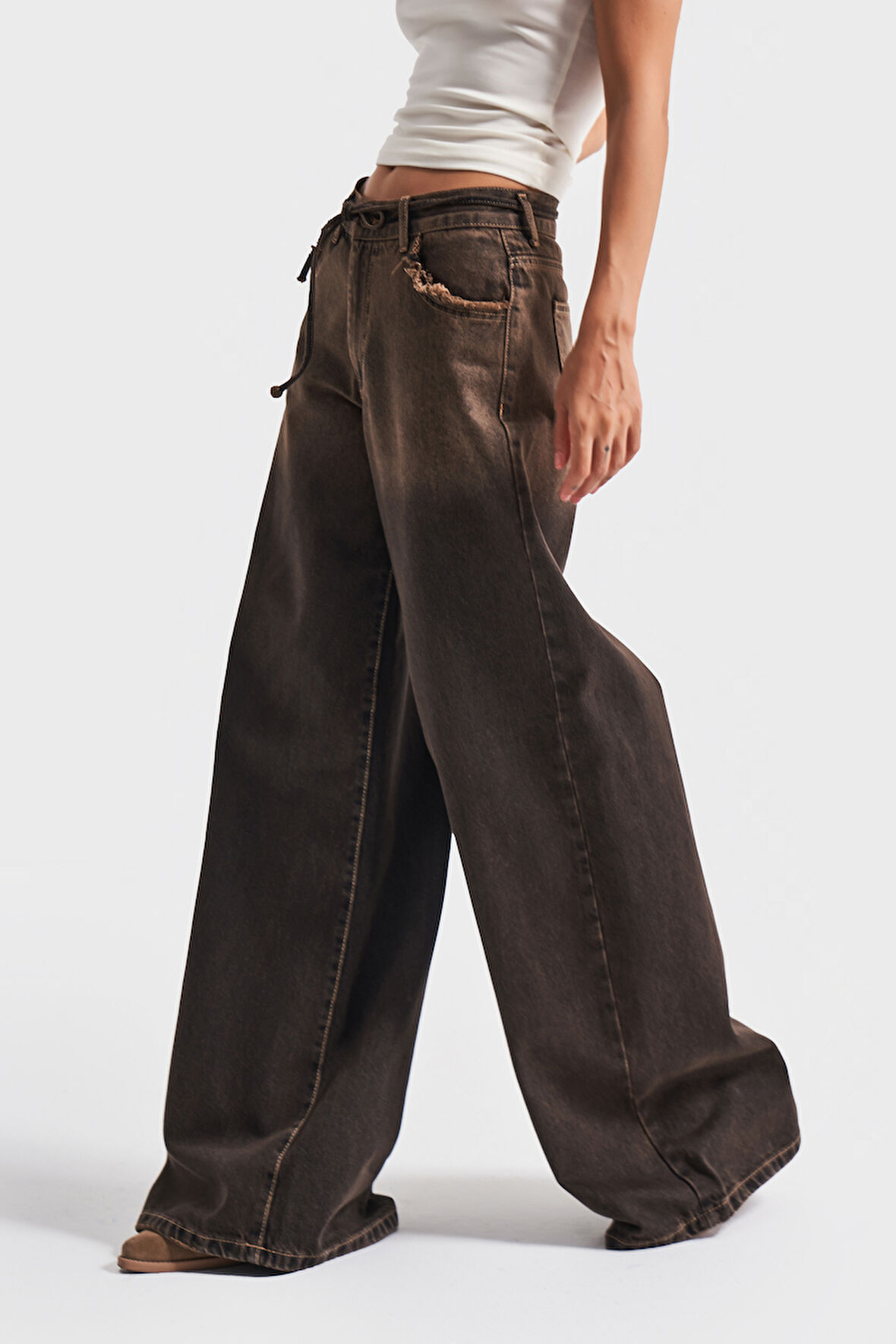 Kadın Koyu Tint Renk 21w5-81 Palazzo Fit Cep Yıpratmalı Kemer Detaylı %100 Koton Denim Jean
