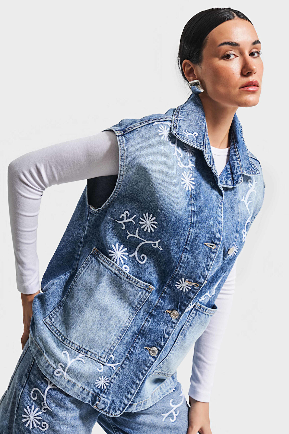 Kadın Mavi  Renk 4S5-27 Uzun Boy Nakış Detaylı %100 Koton Tasarım Denim Yelek