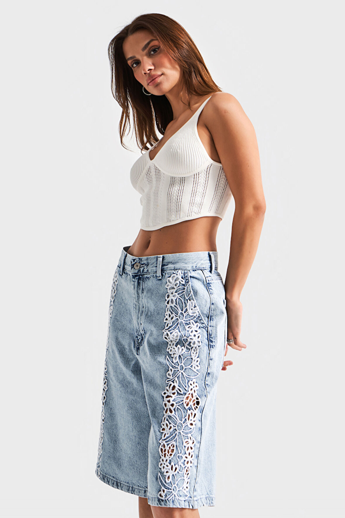 Kadın Snow Kot Rengi 3s5-3 Dantel Nakışlı Maxi Boy Uzun Tasarım Denim Bermuda Şort