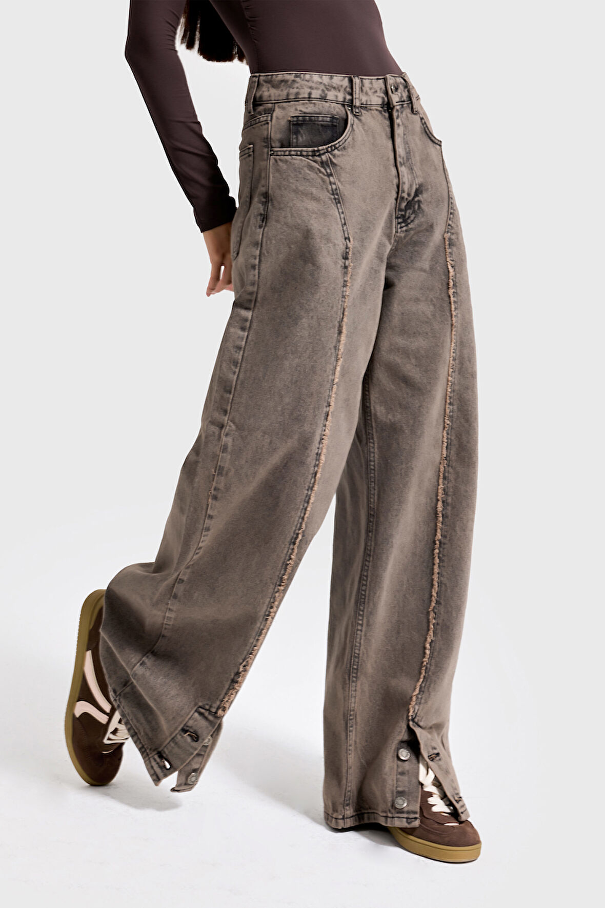 Kadın Koyu Kahve Kot 3w5-70 Süper Baggy Fit Paça Detaylı Özel Tasarım Denim Jean