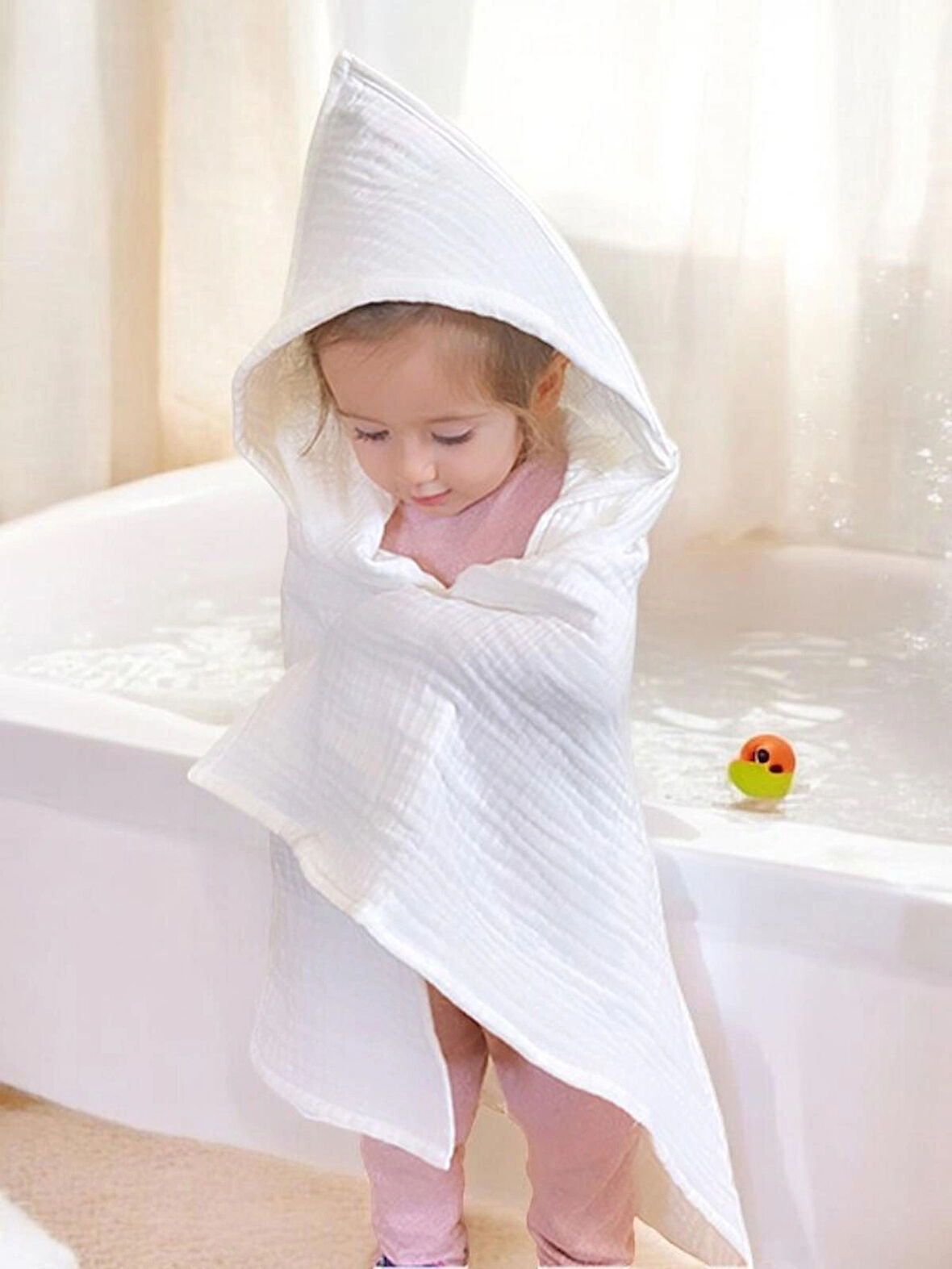 Dört Katlı Müslin Kapüşonlu Bebek Havlusu – Banyo & Plaj Pançosu