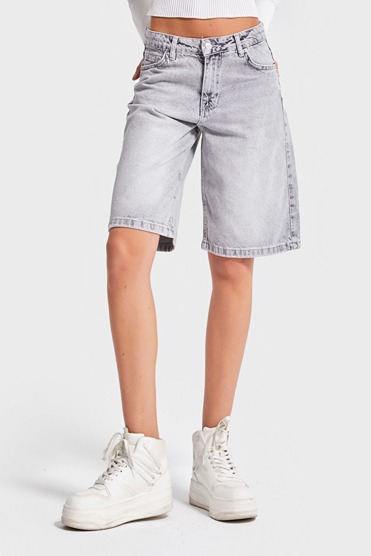 Kadın Gri Renk 4s5-12 Baggy Bermuda Fit %100 Koton Maxi Boy Denim Şort