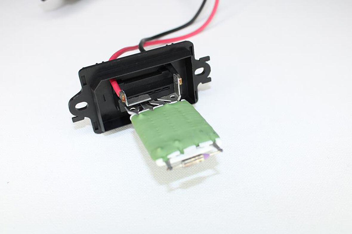 ELEKTRONİK KONTROL ÜNİTESİ KALORİFER REZİSTANSI MEGANE 2 2002 7701207717