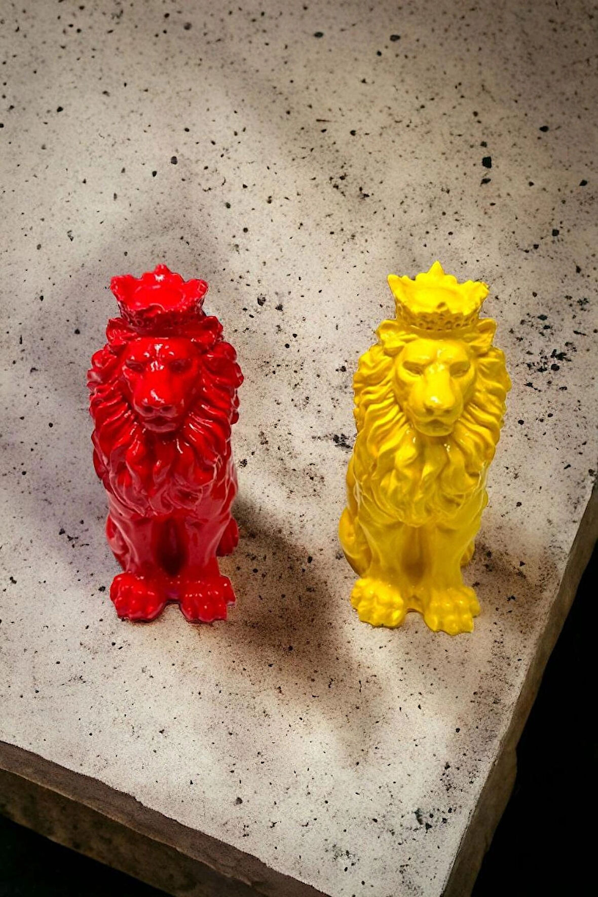 2'li Şık Dekoratif Aslan Sarı Kırmızı Renk Dekor Obje Dekorasyon 10x7x4cm