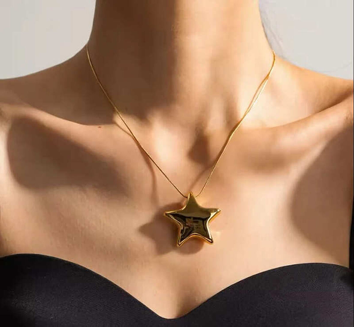 Gold Renk 316L Şık Yıldız Model Parlak ve Minimalist Tasarım Çelik Kolye