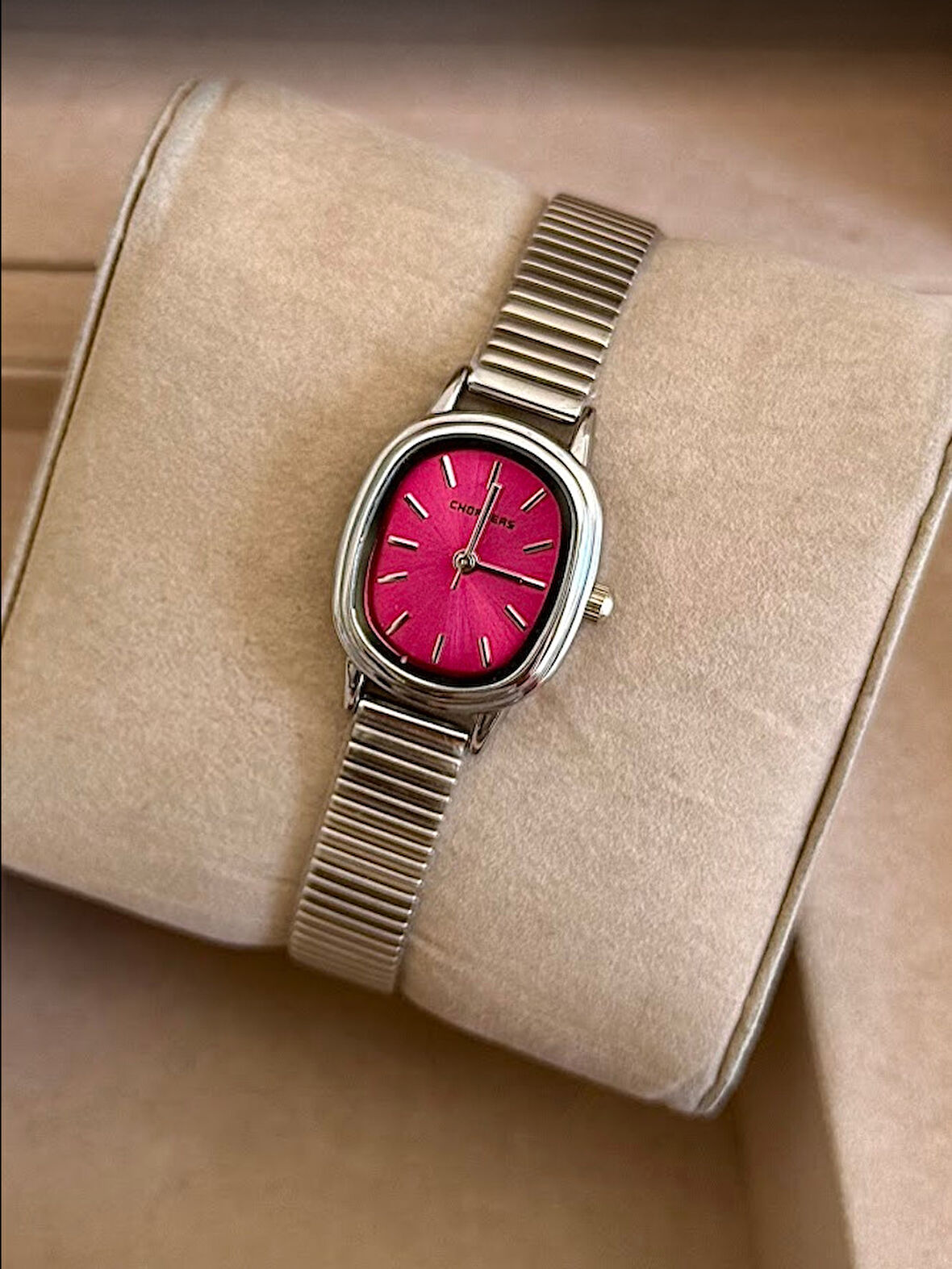 Gümüş Renk Kaplama Çelik Kordonlu Şık VIP Model Oval Fuşya Kadranlı Kadın Saati | Vintage Şıklık