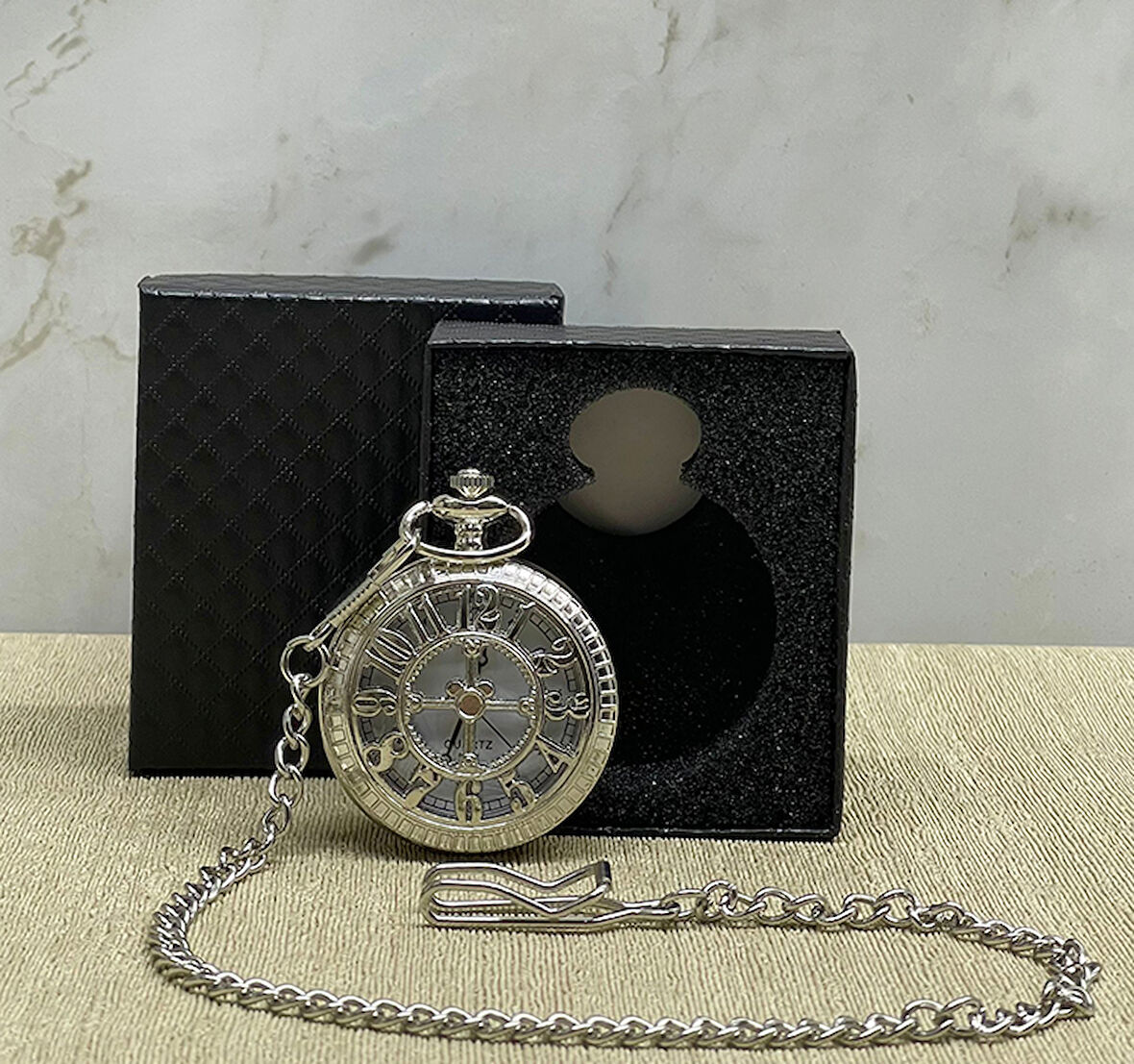 Özel Kutulu Rakamlı Gümüş Köstekli Saat 