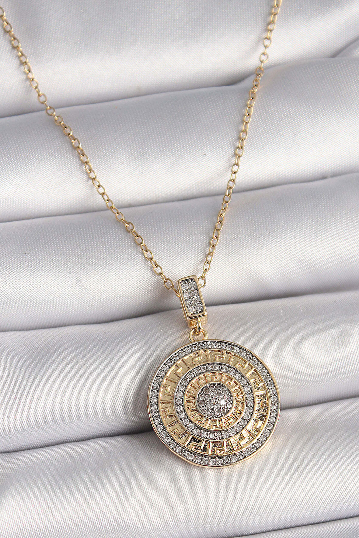 316L Çelik Gold Renk Zincir Zirkon Taşlı Madalyon Model Labirent İşleme Kadın Kolye - Lisinya