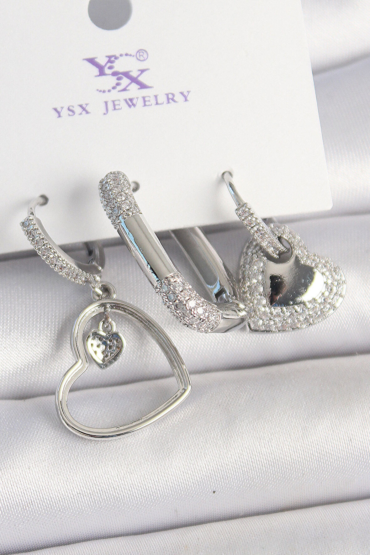 Pirinç Gümüş Renk Sallantı Zirkon Taşlı Kalp Model 3'Lü Kadın Kombin Küpe