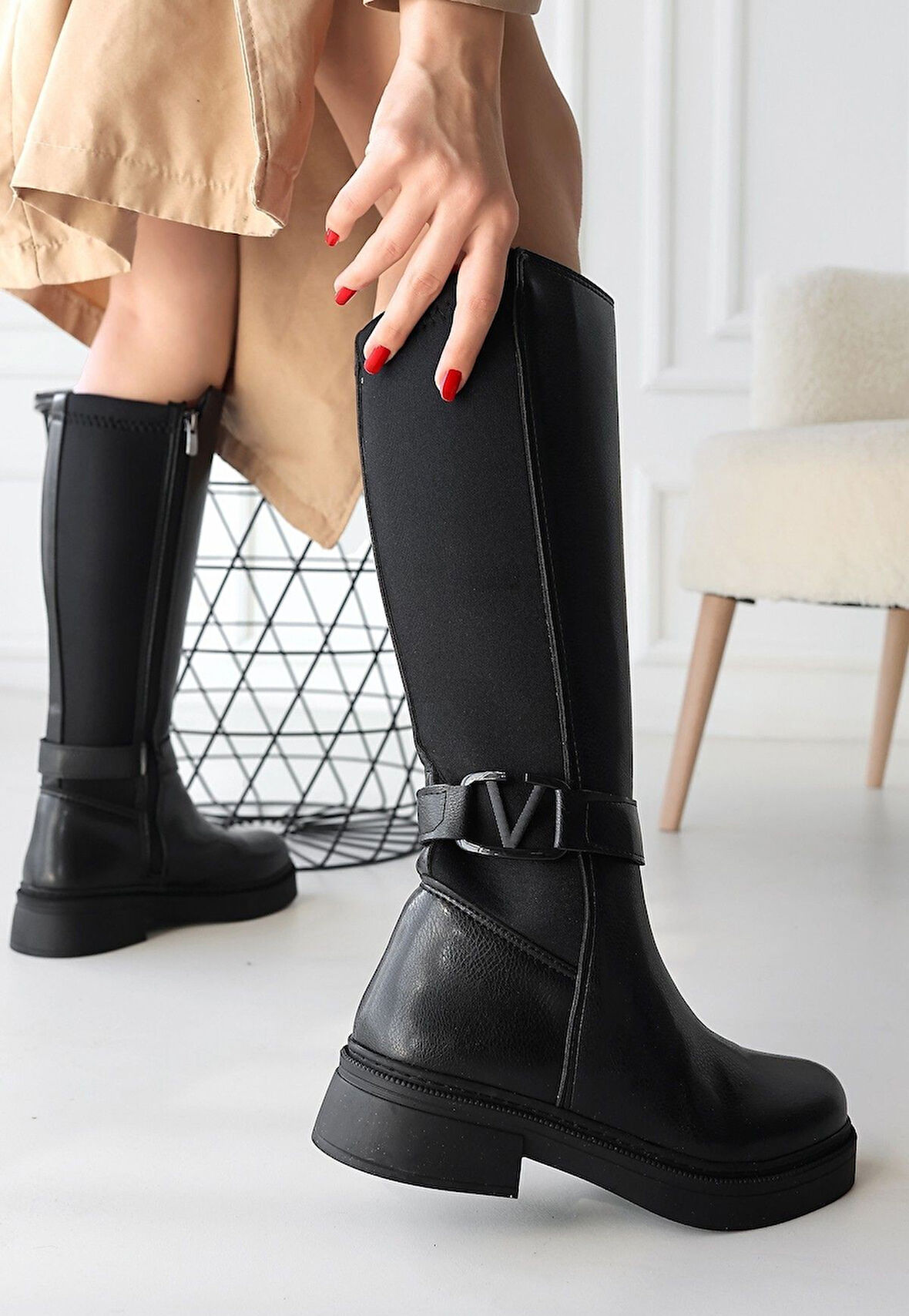 Diona Siyah Cilt Çizme