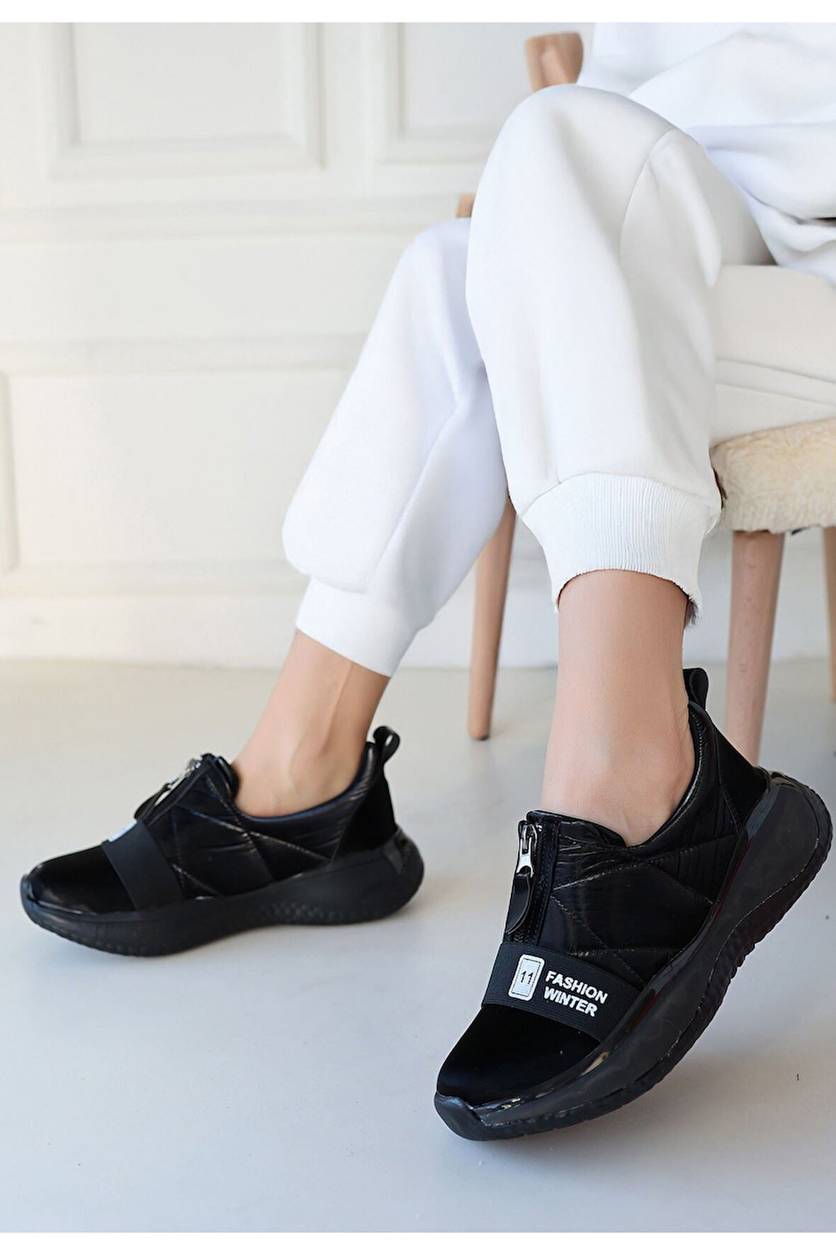 Nike Siyah Paraşüt Siyah Tabanlı Spor Ayakkabı