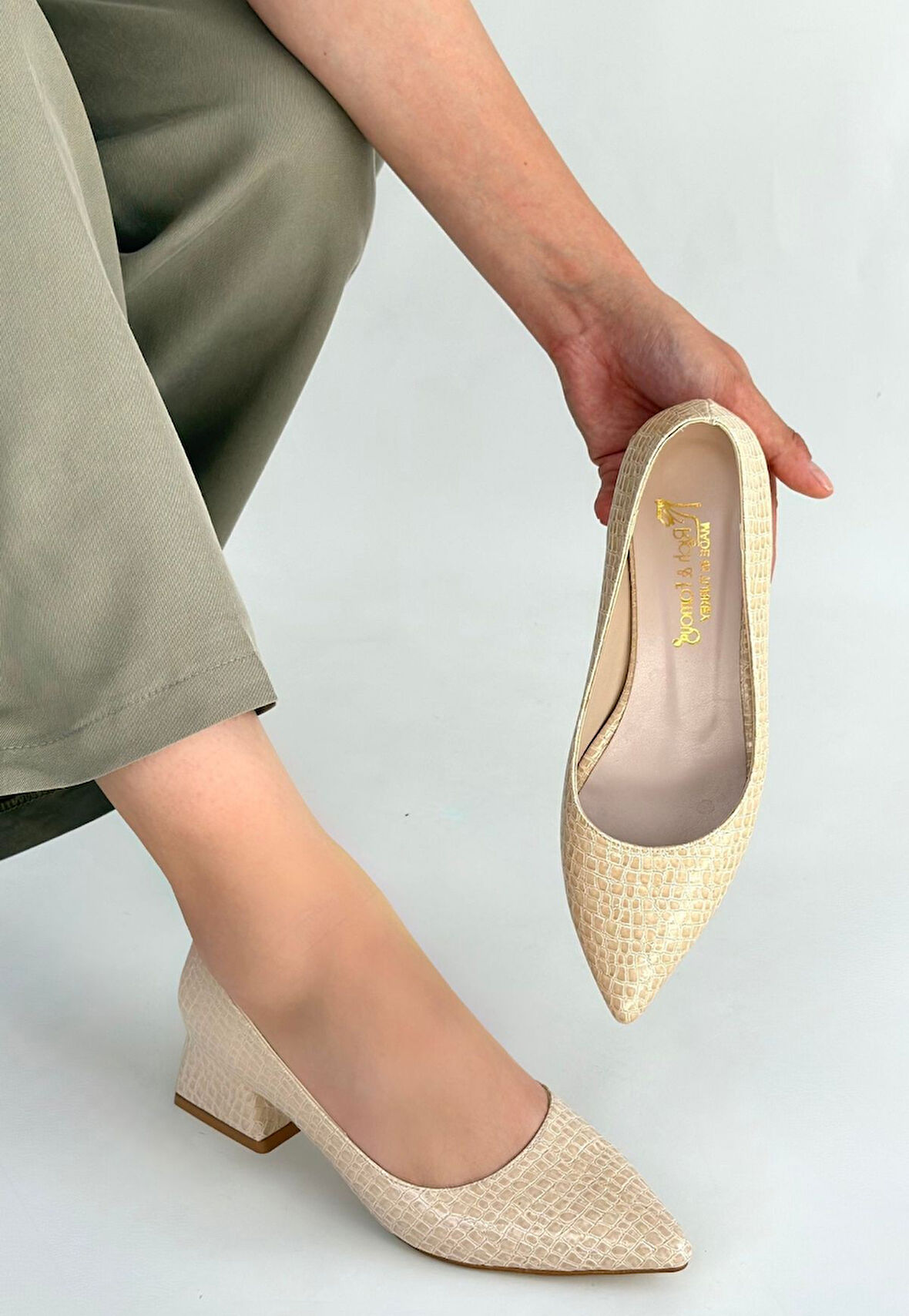 Meort Bej Rugan Topuklu Ayakkabı