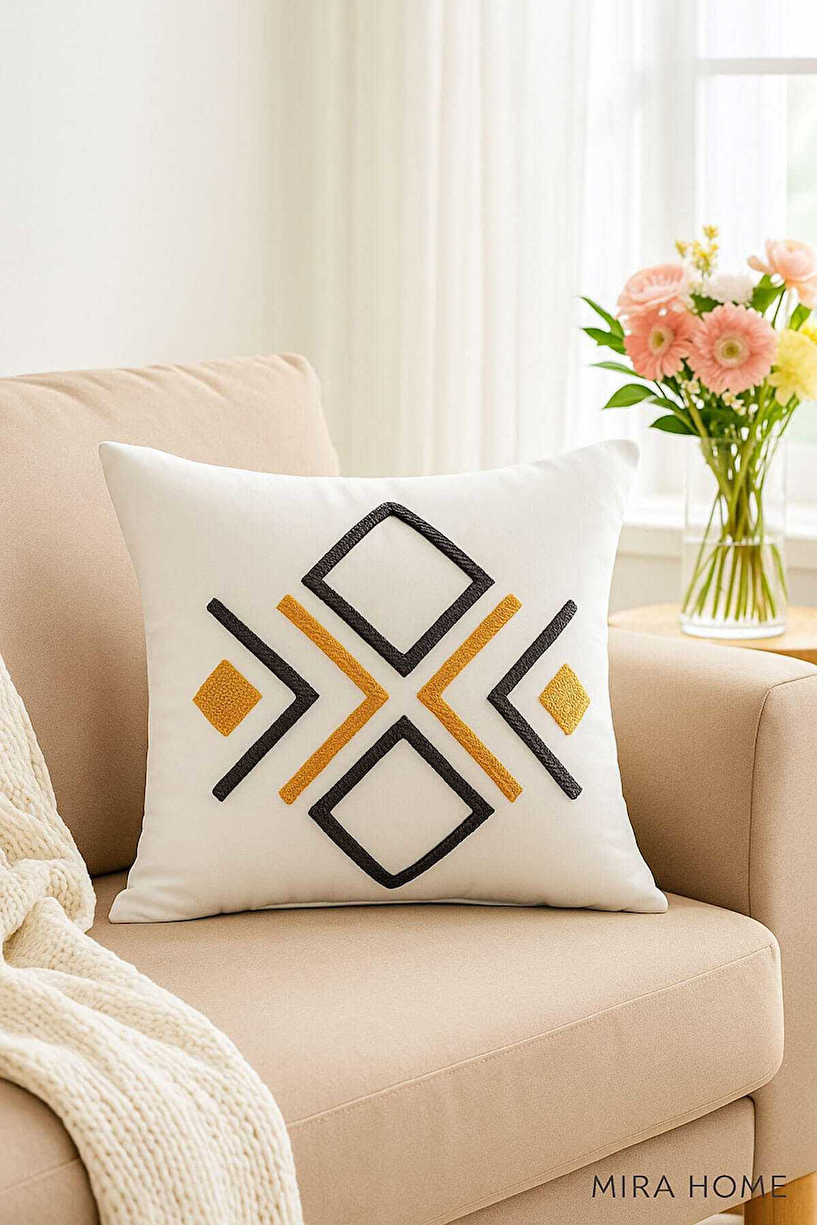 Mira Home Dekoratif Punch Kare Nakışlı Kırlent Kılıfı