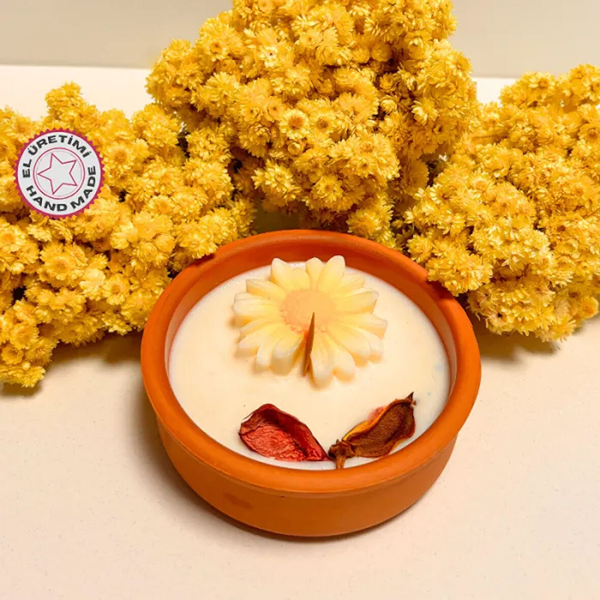 Uretti - Zekiye 1389 - El Yapımı Papatya Desenli  Ahşap Fitilli Kokulu Soya Mum 11cm - Beyaz