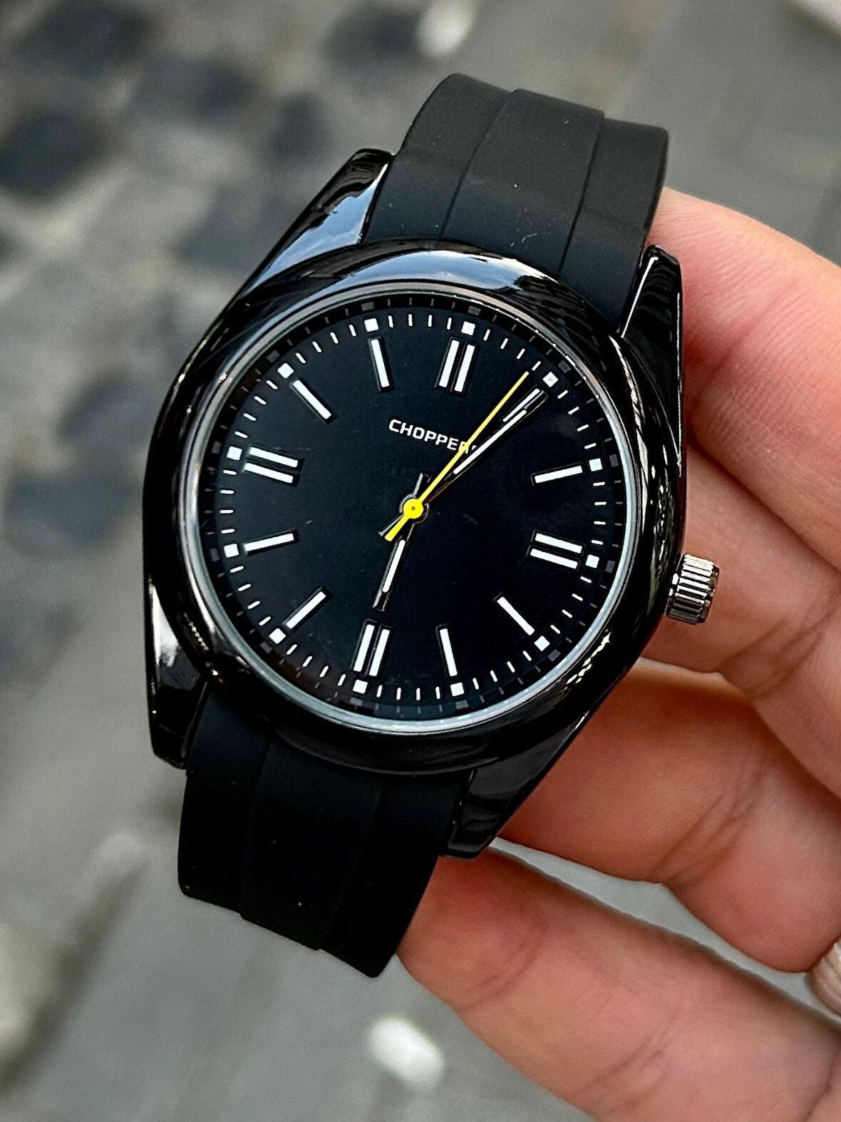 Choppers Siyah Silikon Kordon Minimalist Erkek Kol Saati - Şık ve Klasik Tasarım