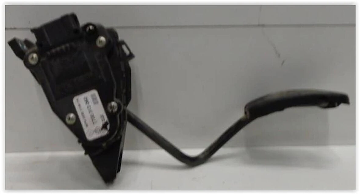 GAZ PEDALI KAPTÖR TRAFIC 2 7700313060