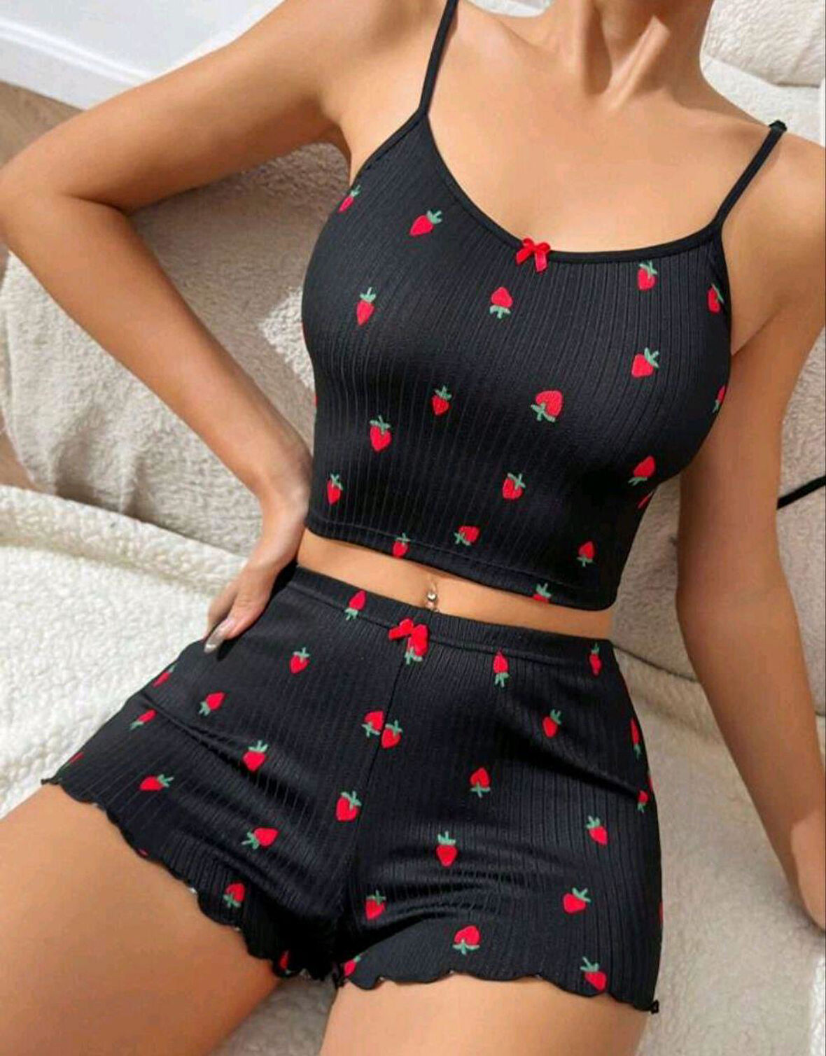 Kadın Siyah Çilek Desenli Seksi Gecelik Takım 6644