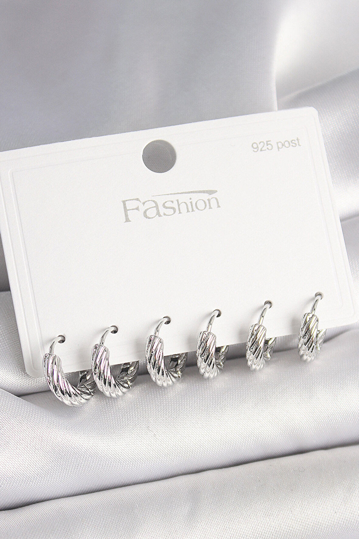 925 Ayar Gümüş Çivi Pirinç Gümüş Renk İşlemeli Halka Model Kadın Küpe Seti