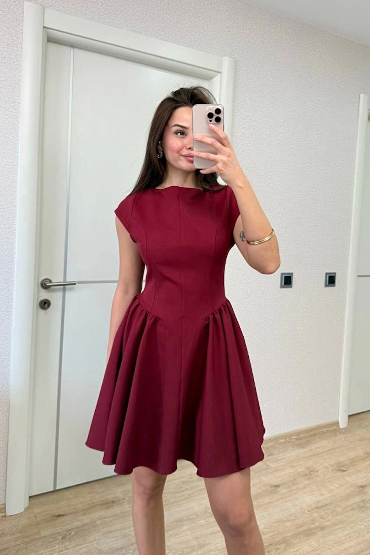 Sırt Dekolteli Çan Detaylı Mini Elbise - Bordo