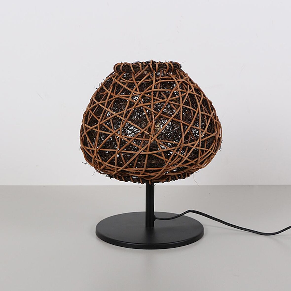 Afrika Siyah Ayaklı Rattan Led Masa Lambası, Bohem Masa Lambası, Çalışma Masası Lambası 25x30cm